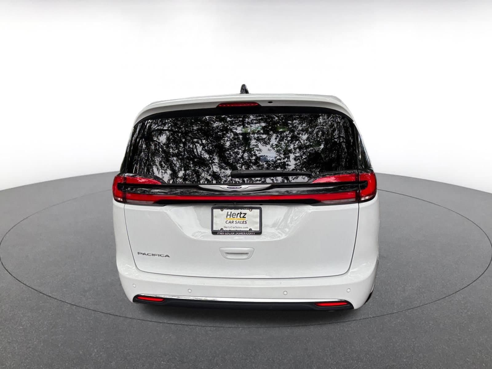 Thumbnail: 2024 Chrysler Pacifica - 6
