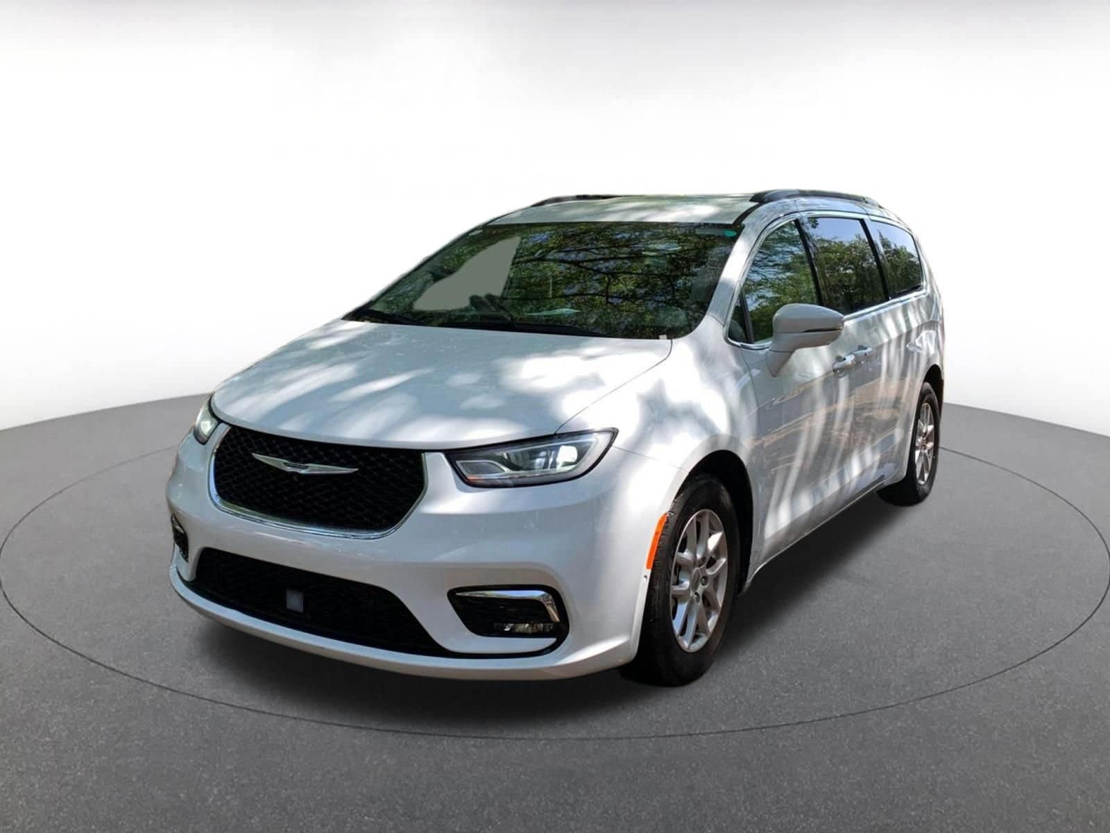 Thumbnail: 2022 Chrysler Pacifica - 3