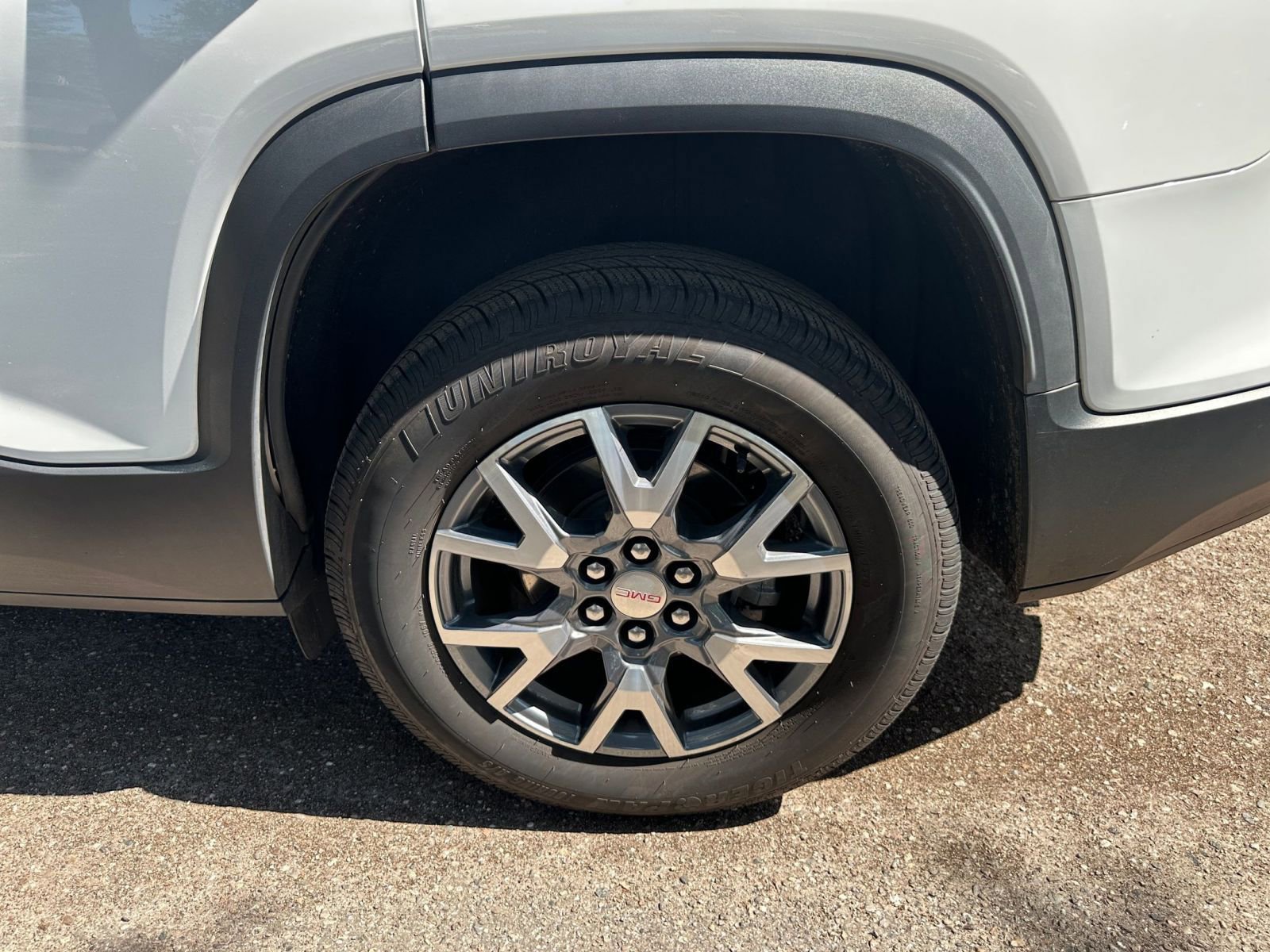 Thumbnail: 2023 GMC Acadia - 23