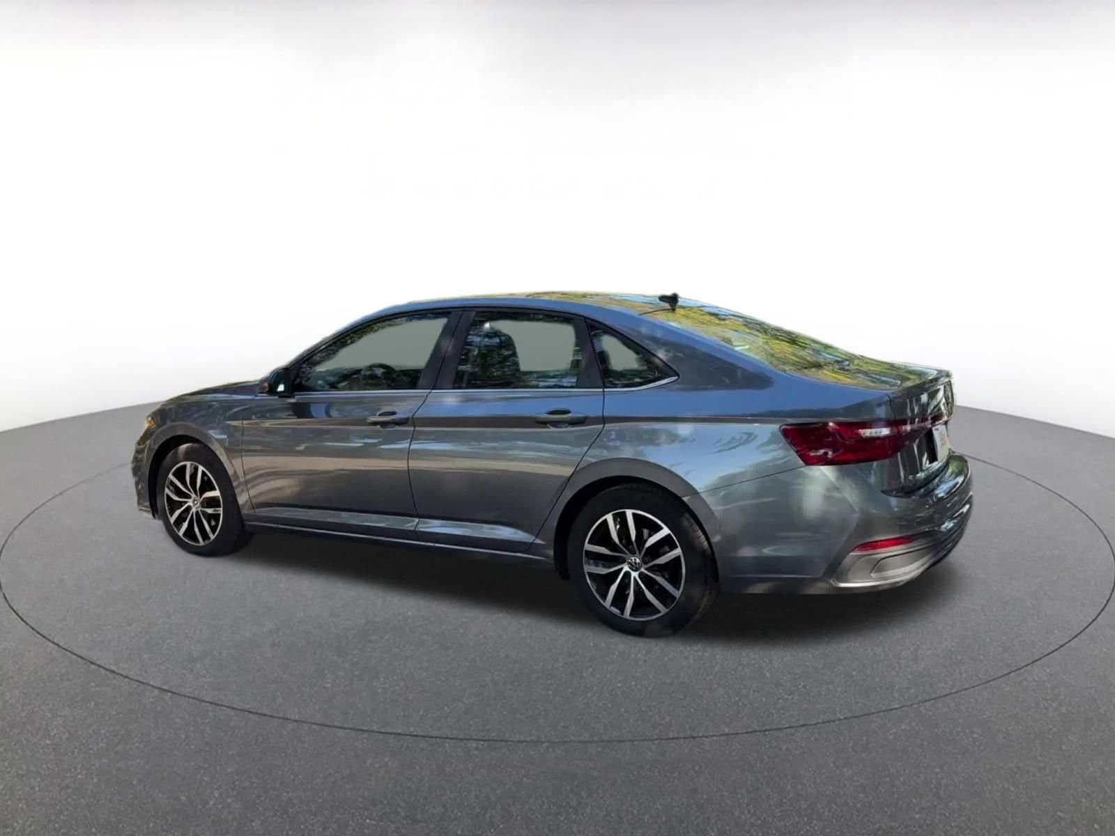 Thumbnail: 2025 Volkswagen Jetta - 10