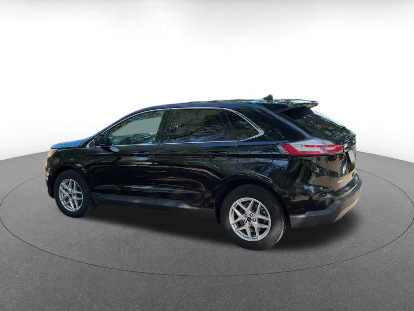 Thumbnail: 2023 Ford Edge - 10