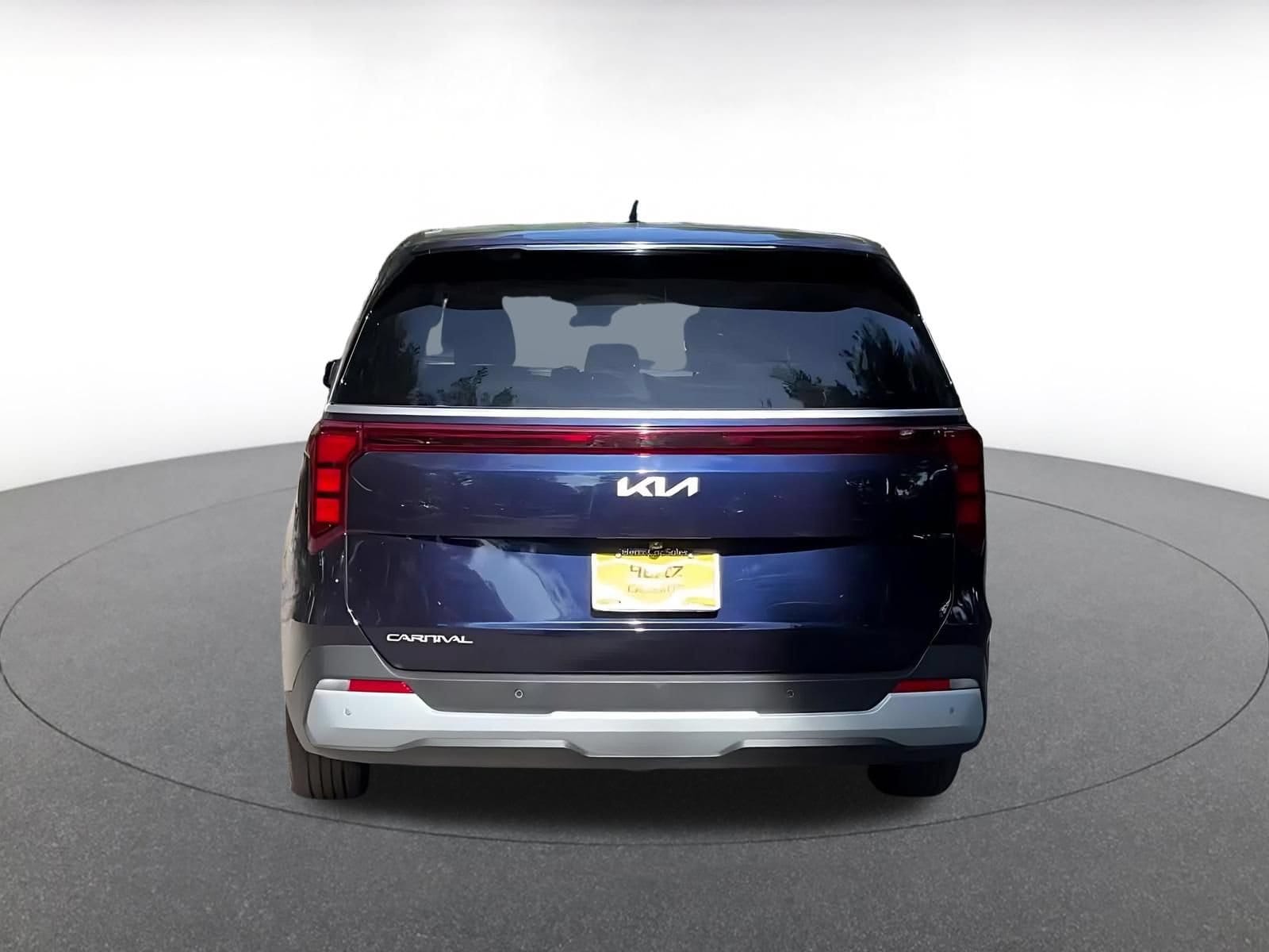 Thumbnail: 2026 Kia Carnival - 12