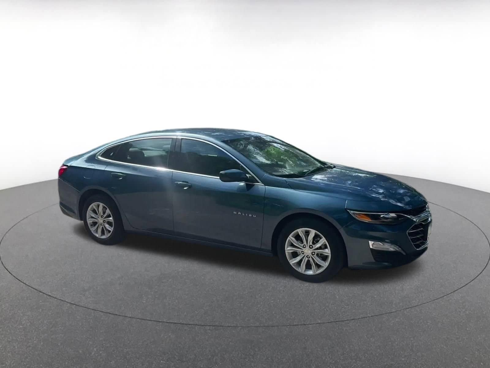 Thumbnail: 2024 Chevrolet Malibu - 2