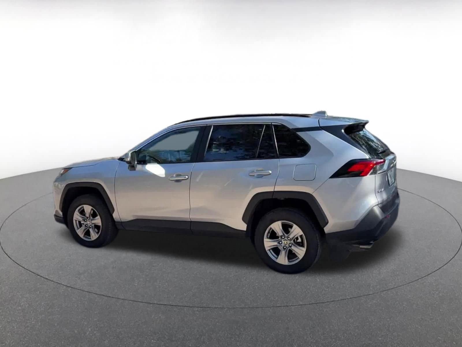 Thumbnail: 2025 Toyota RAV4 - 8