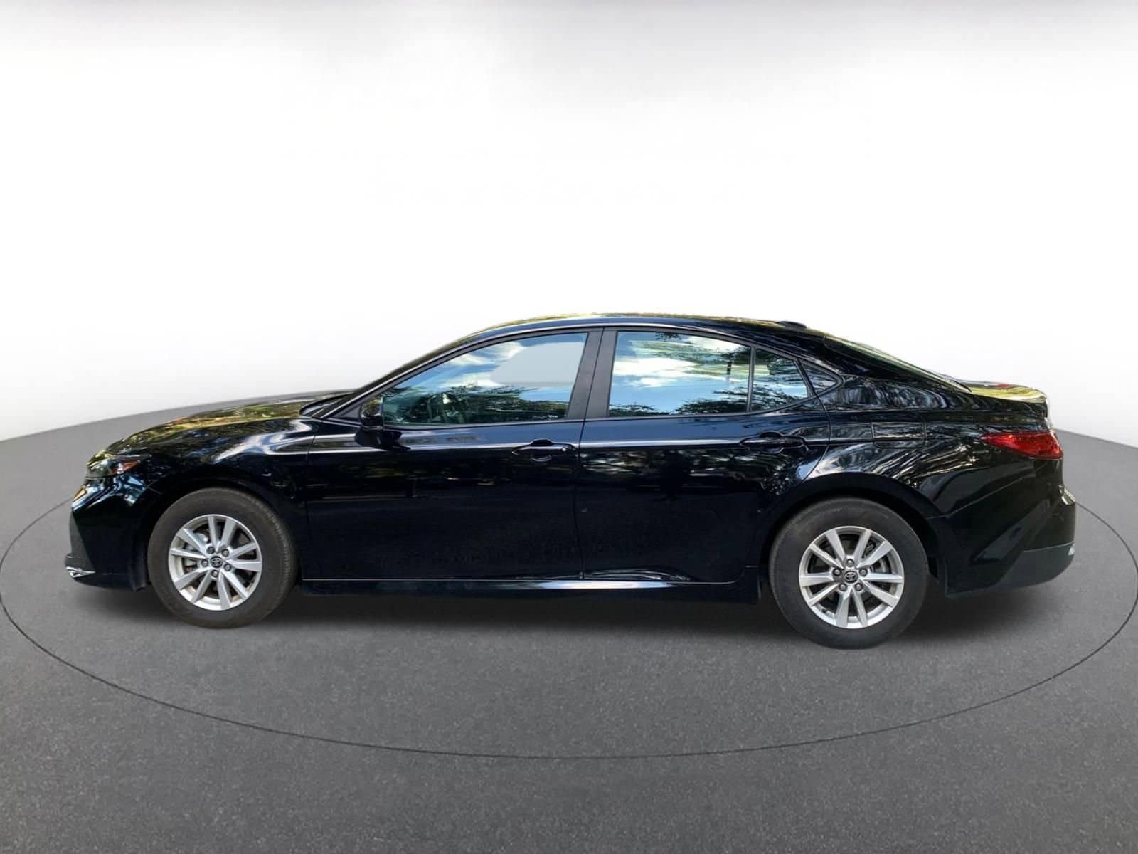 Thumbnail: 2025 Toyota Camry - 4