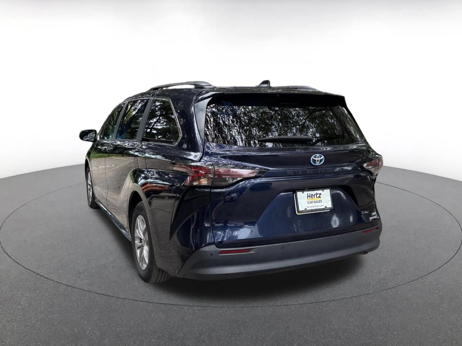 Thumbnail: 2024 Toyota Sienna - 9