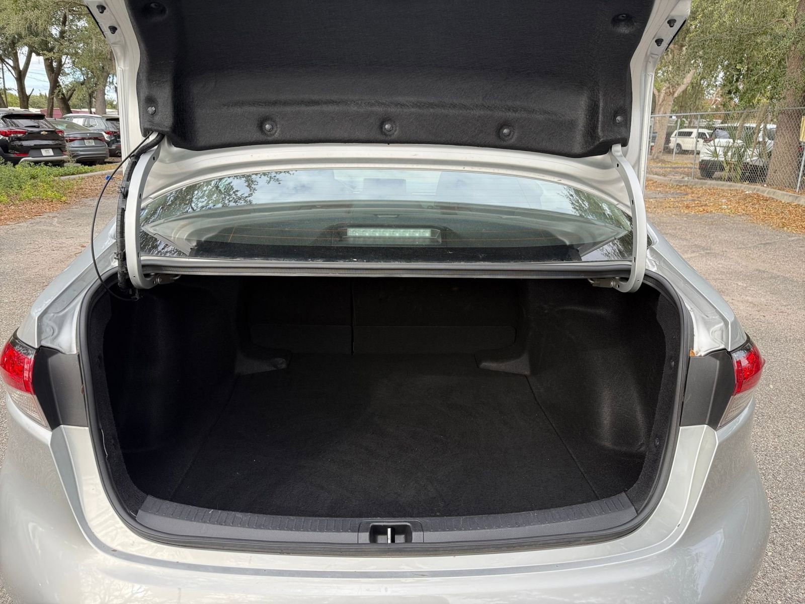 Thumbnail: 2025 Toyota Corolla - 25