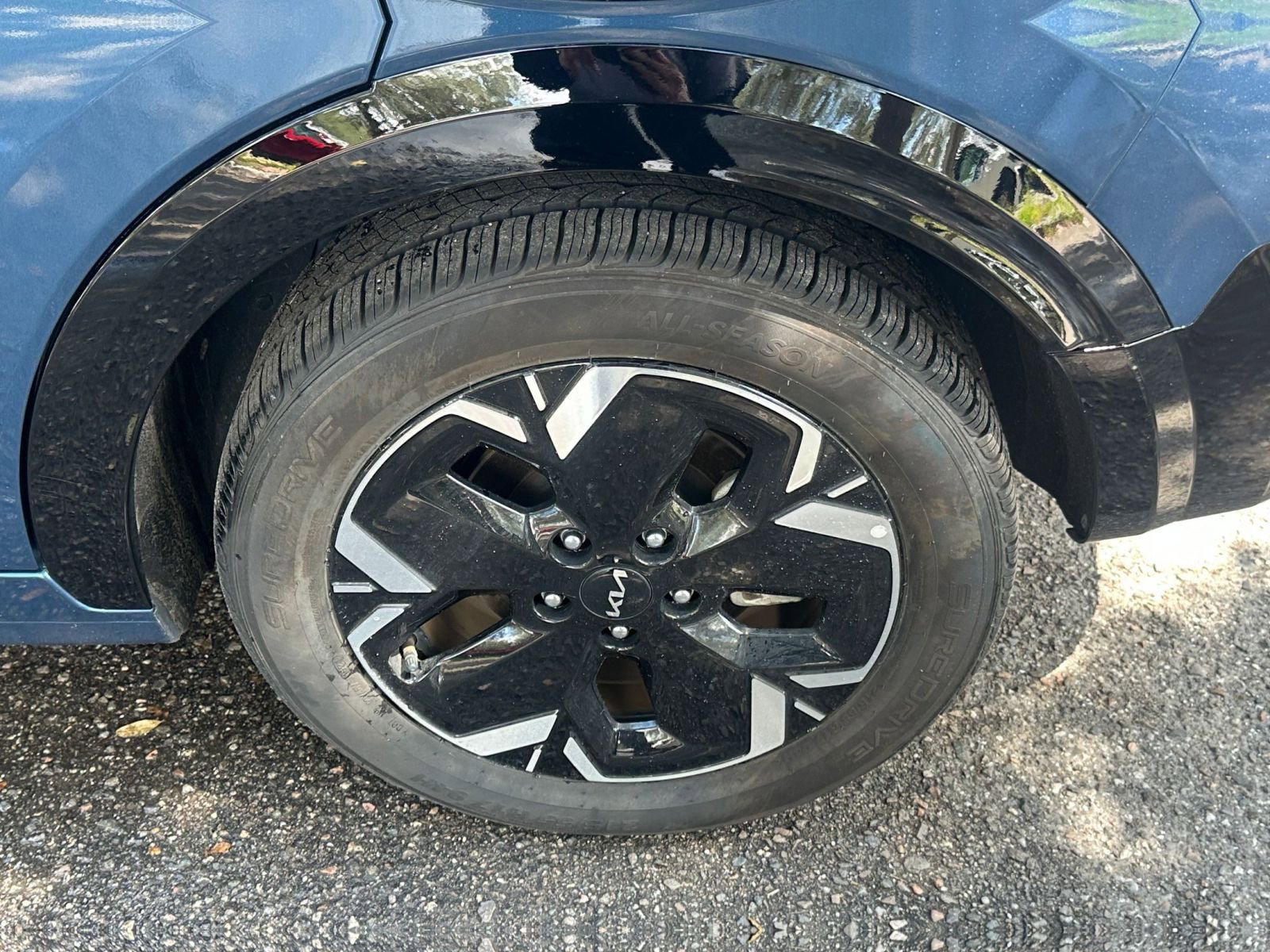 Thumbnail: 2023 Kia Niro - 27