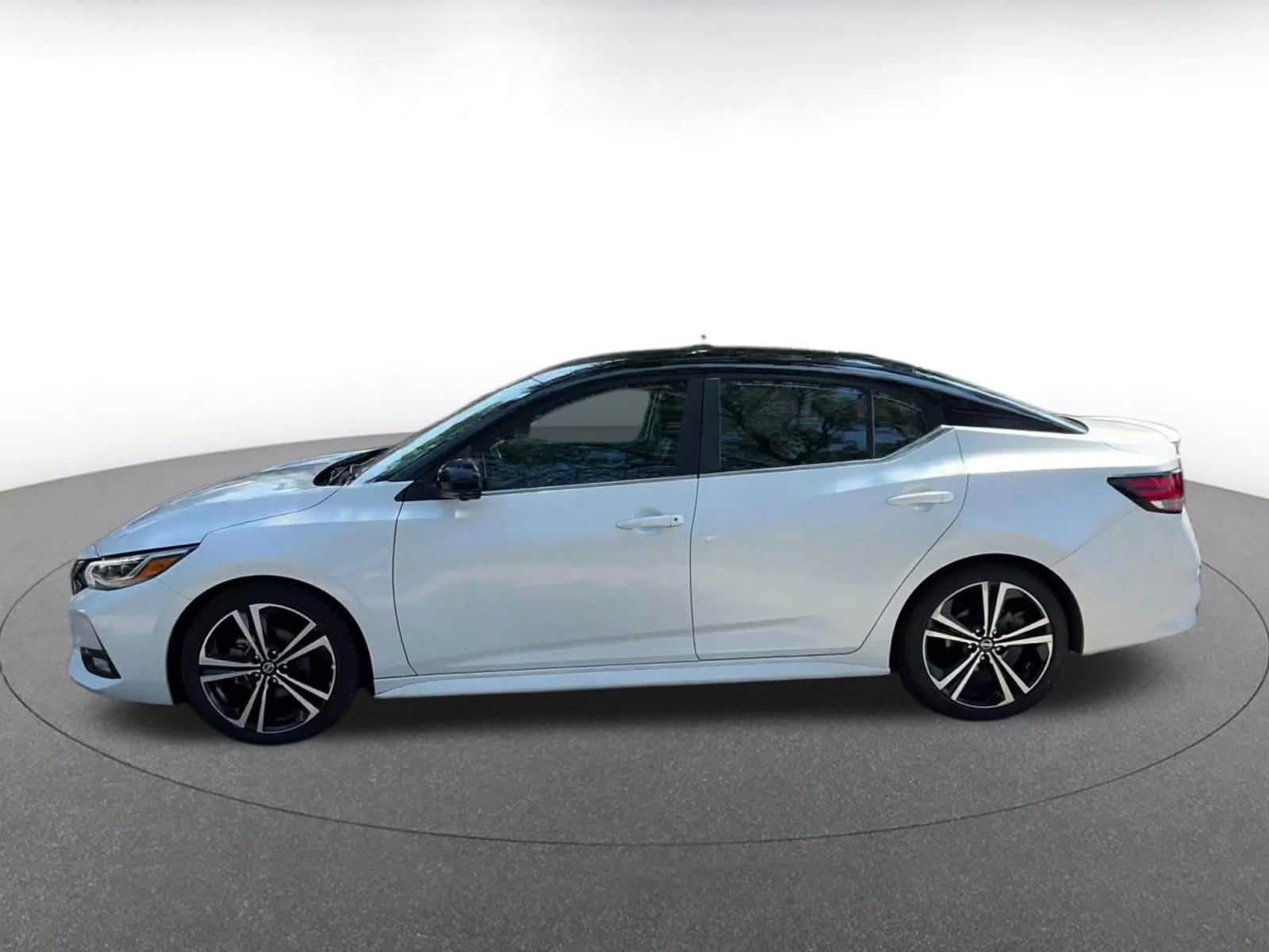 Thumbnail: 2021 Nissan Sentra - 12
