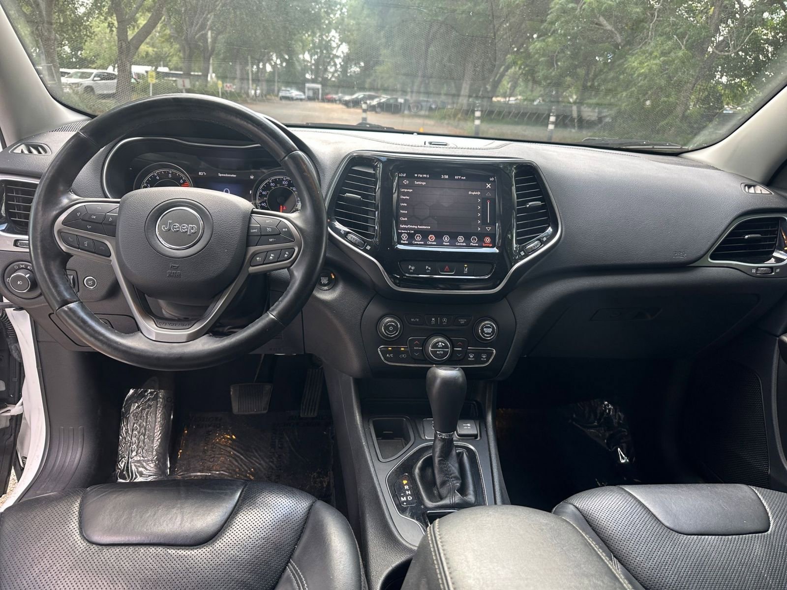 Thumbnail: 2019 Jeep Cherokee - 31
