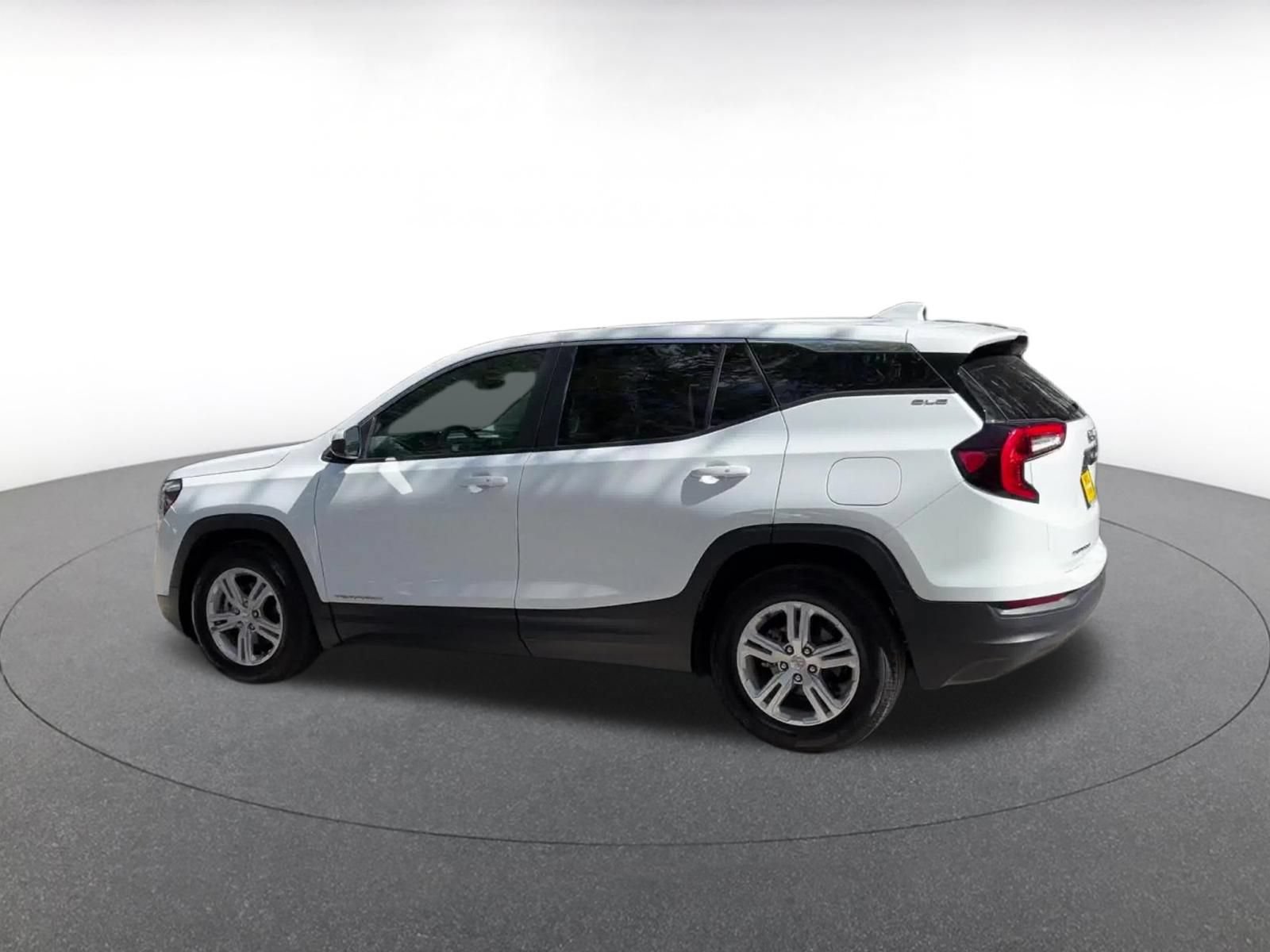 Thumbnail: 2024 GMC Terrain - 8