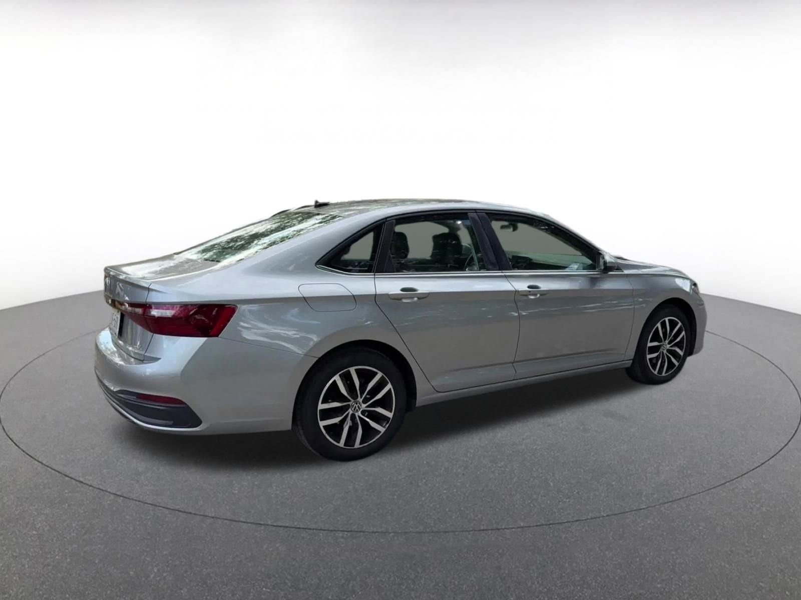 Thumbnail: 2025 Volkswagen Jetta - 15