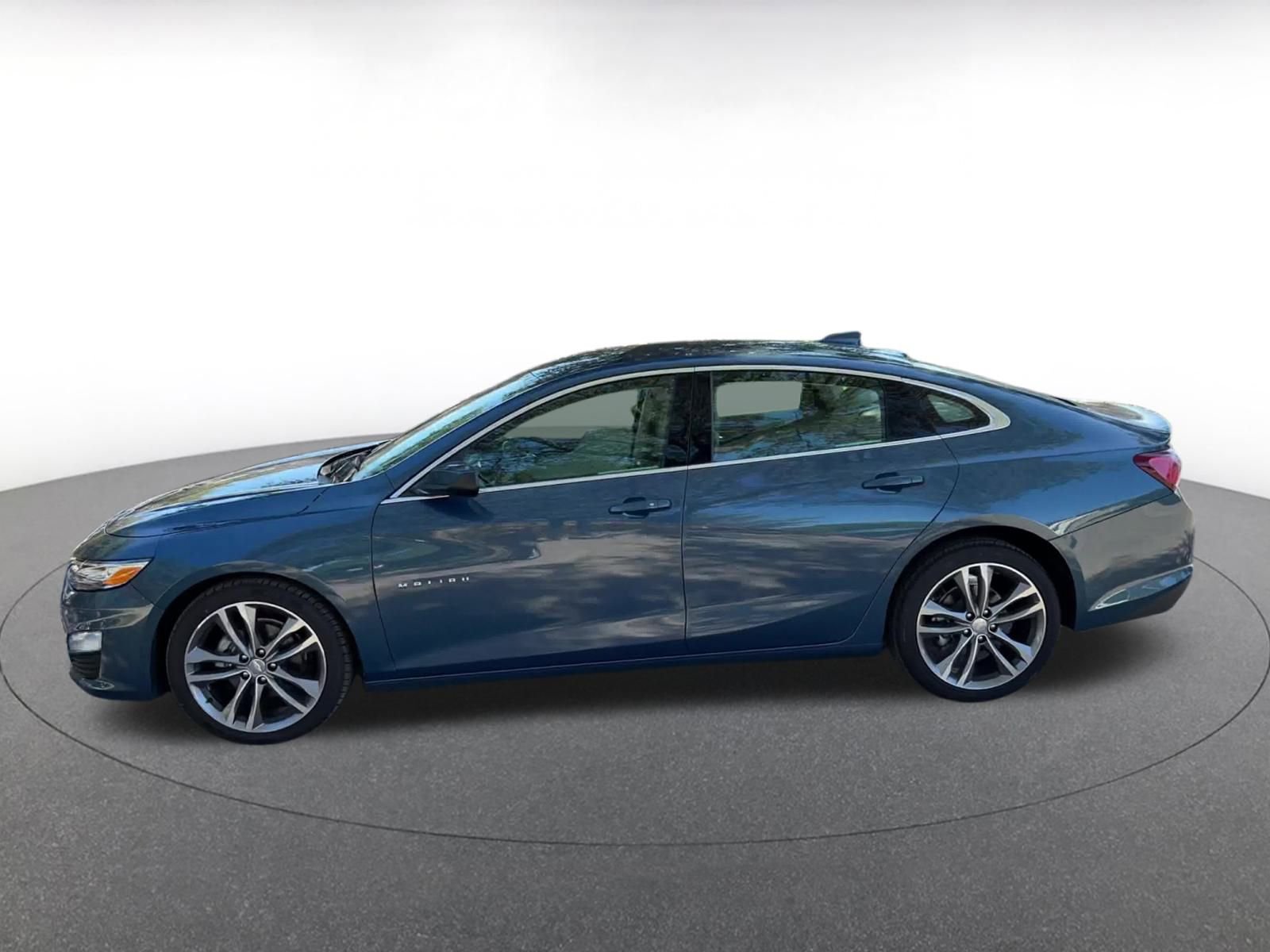 Thumbnail: 2024 Chevrolet Malibu - 9