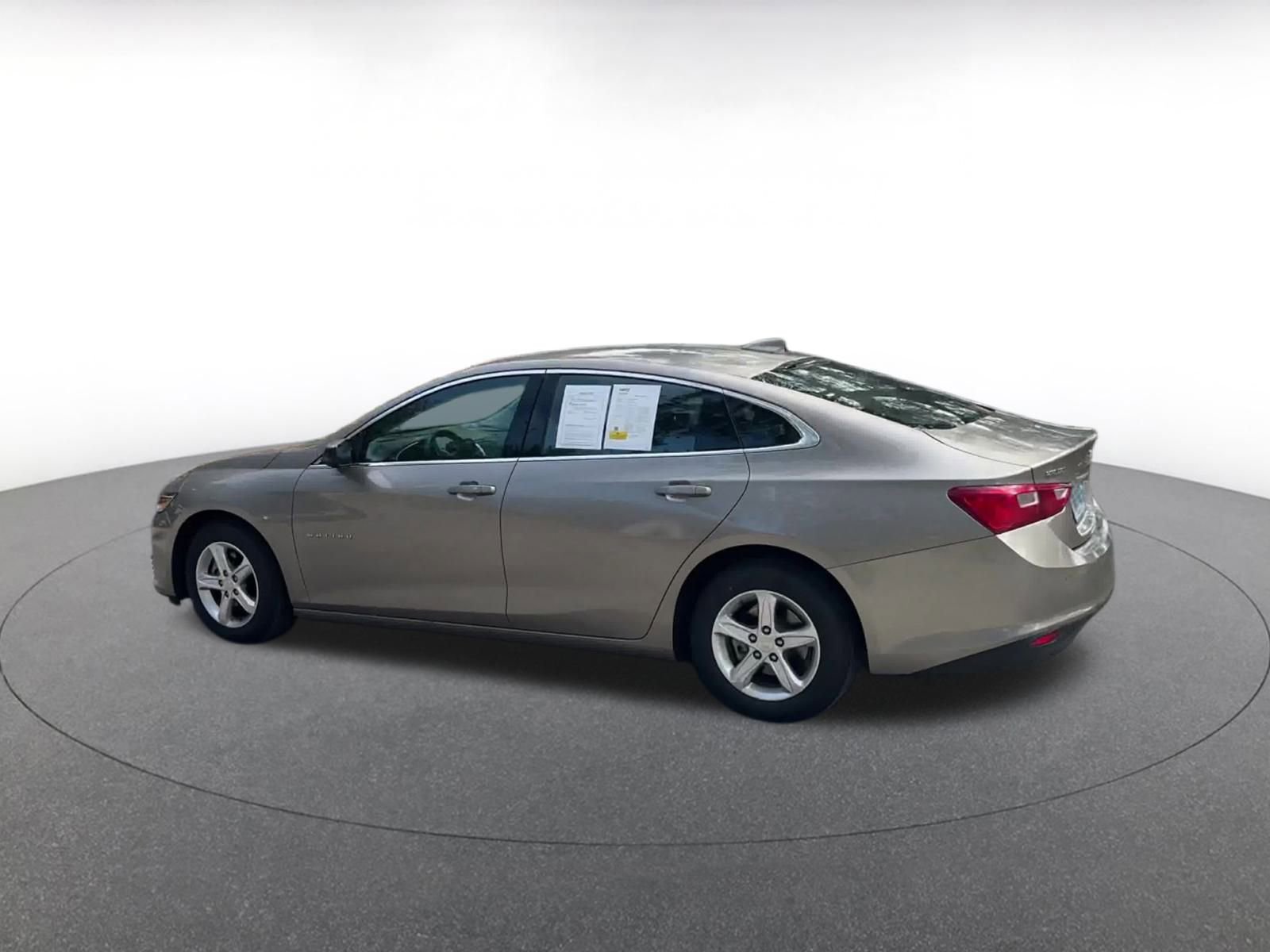 Thumbnail: 2024 Chevrolet Malibu - 10