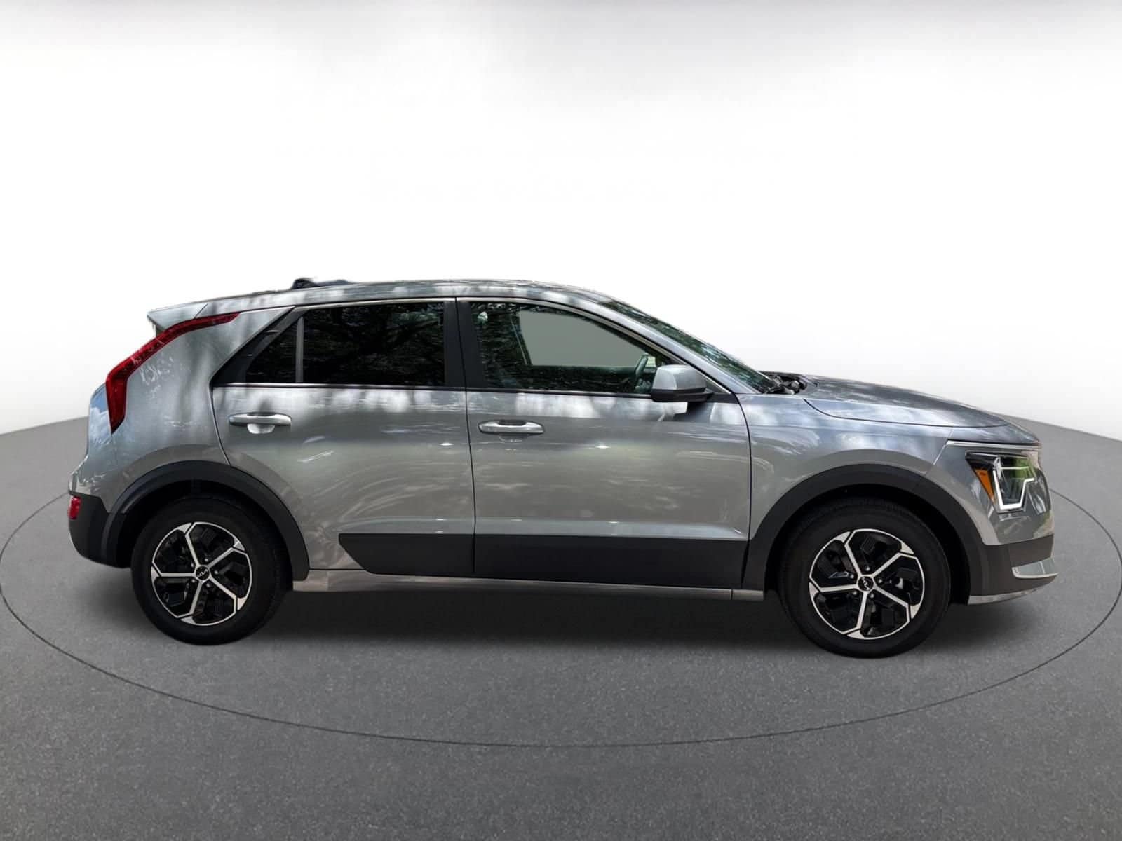 Thumbnail: 2026 Kia Niro - 8
