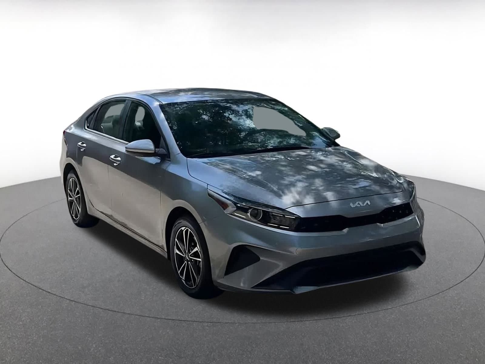 Thumbnail: 2024 Kia Forte - 3