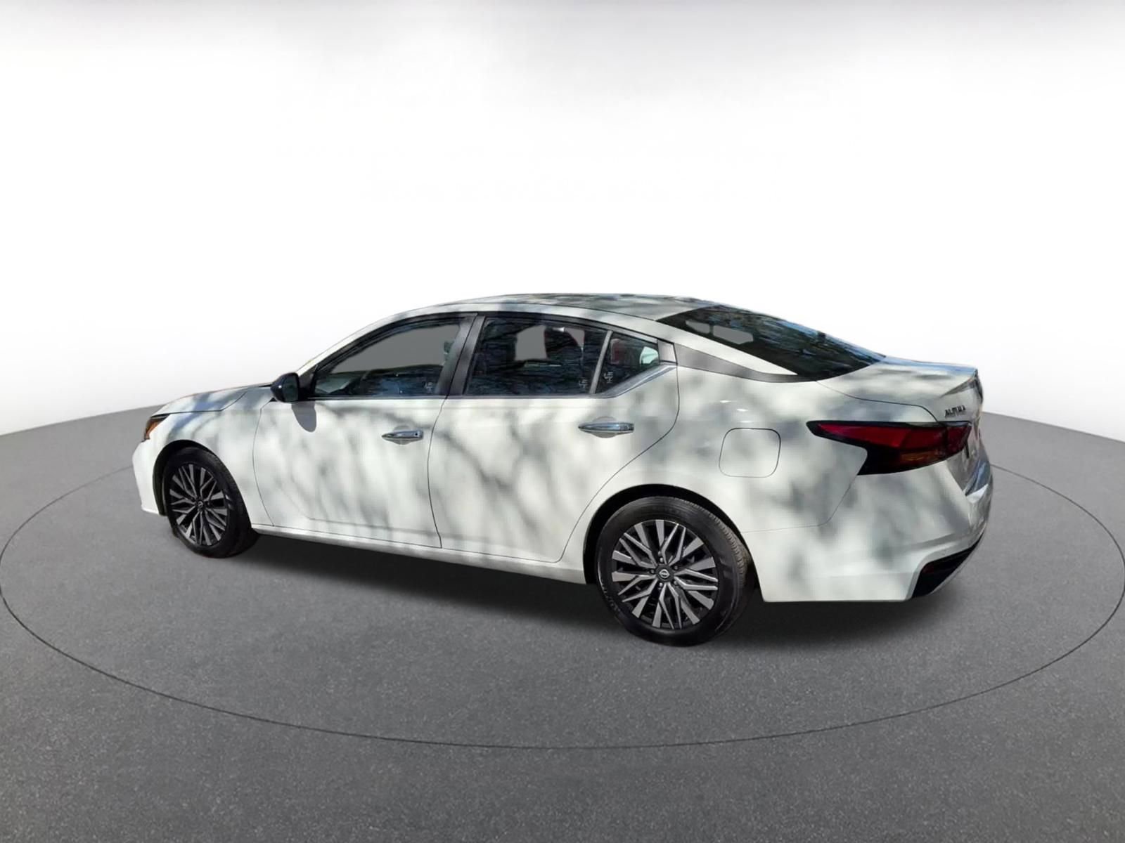 Thumbnail: 2025 Nissan Altima - 10