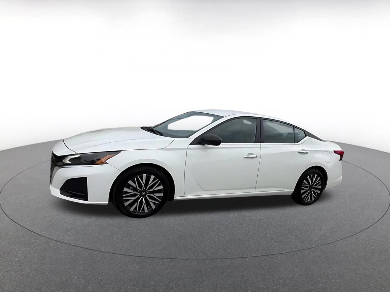 Thumbnail: 2025 Nissan Altima - 8