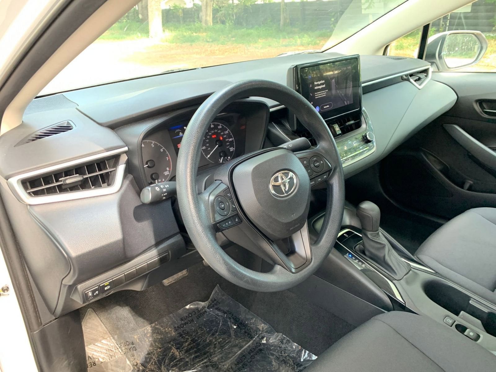 2023 Toyota Corolla LE 29