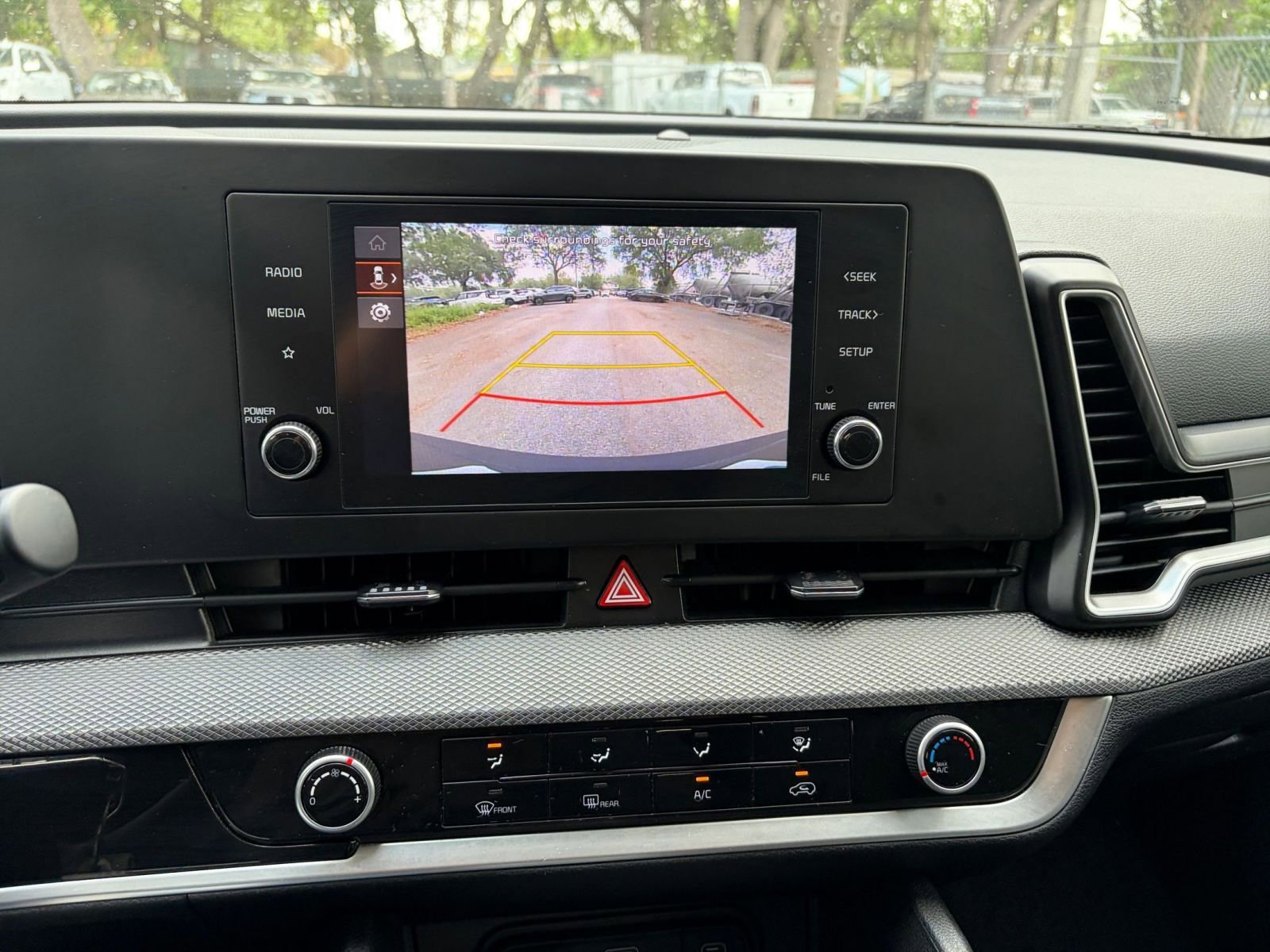 Thumbnail: 2025 Kia Sportage - 21