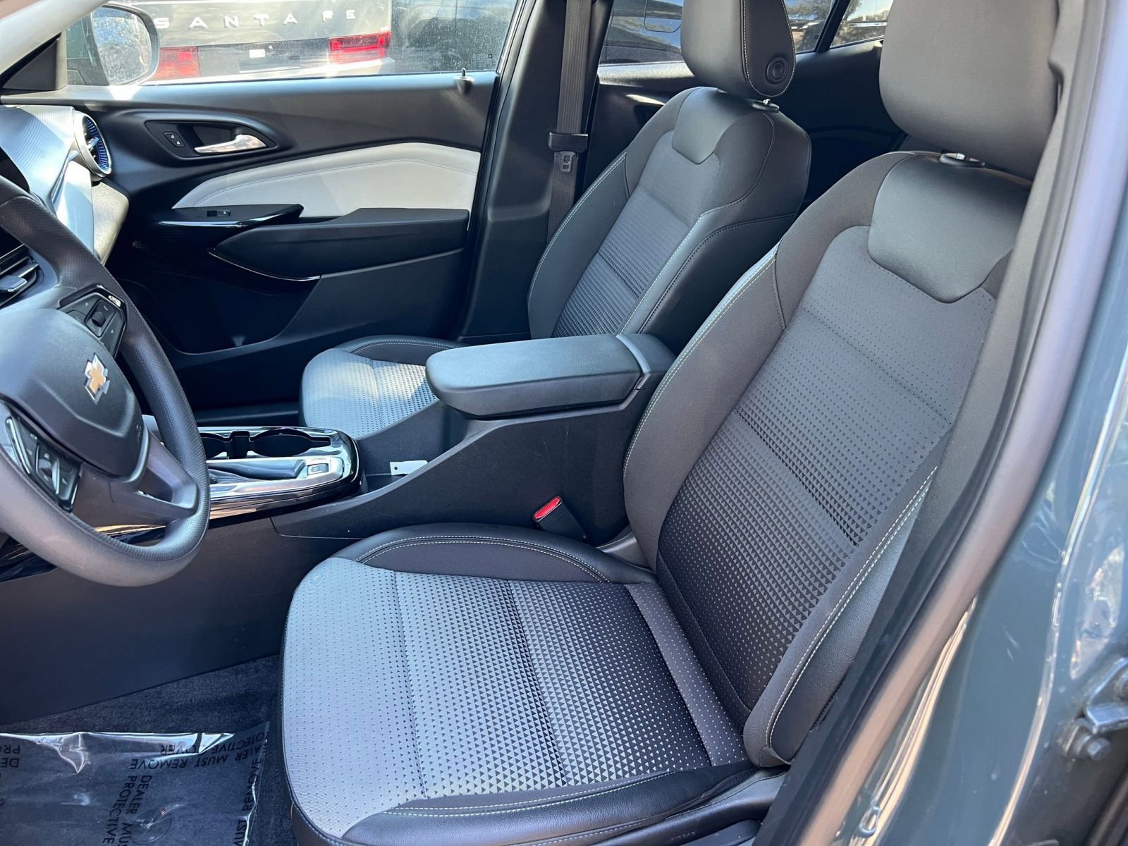 Thumbnail: 2025 Chevrolet Trax - 32