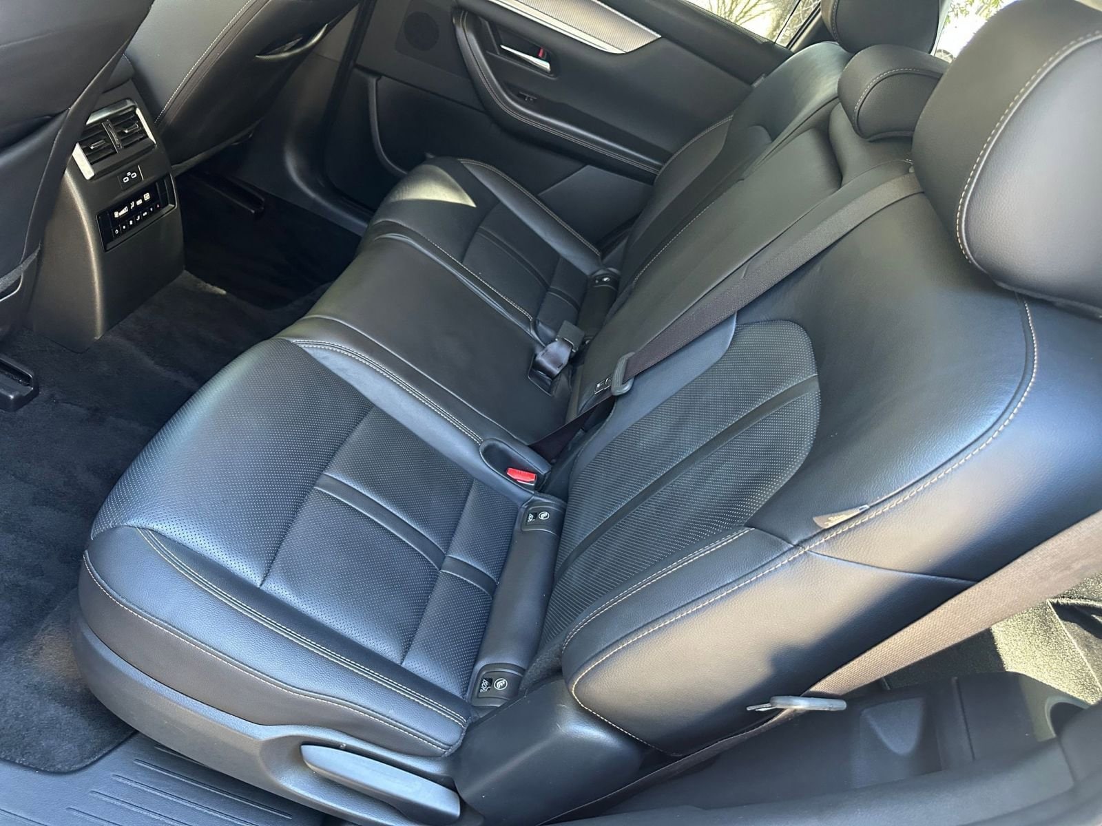 Thumbnail: 2025 Mazda CX-70 - 33