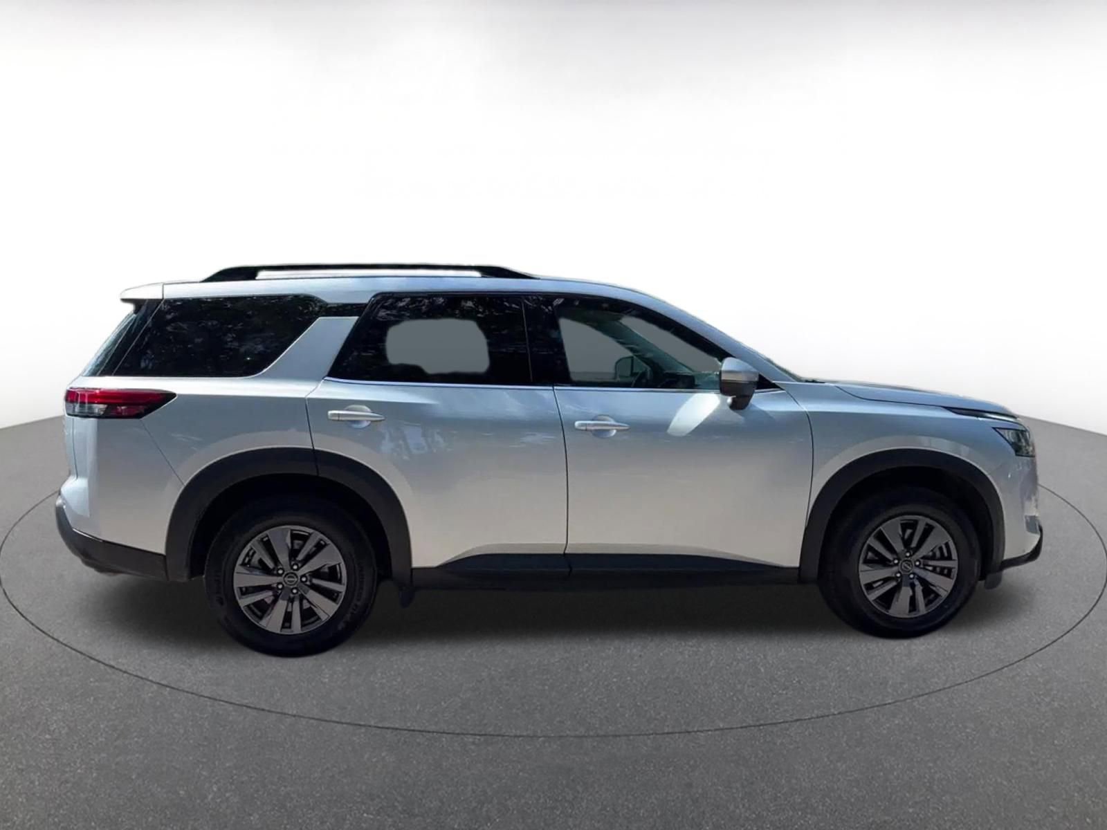 Thumbnail: 2024 Nissan Pathfinder - 16