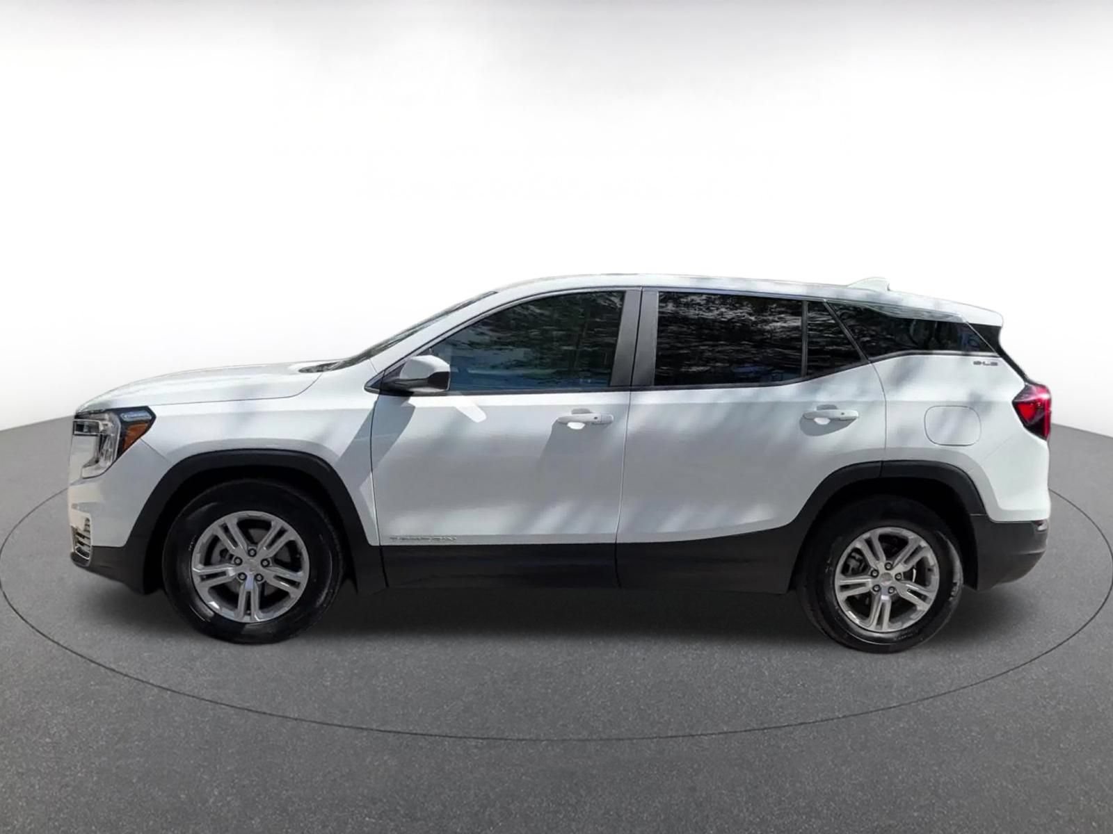 Thumbnail: 2024 GMC Terrain - 10