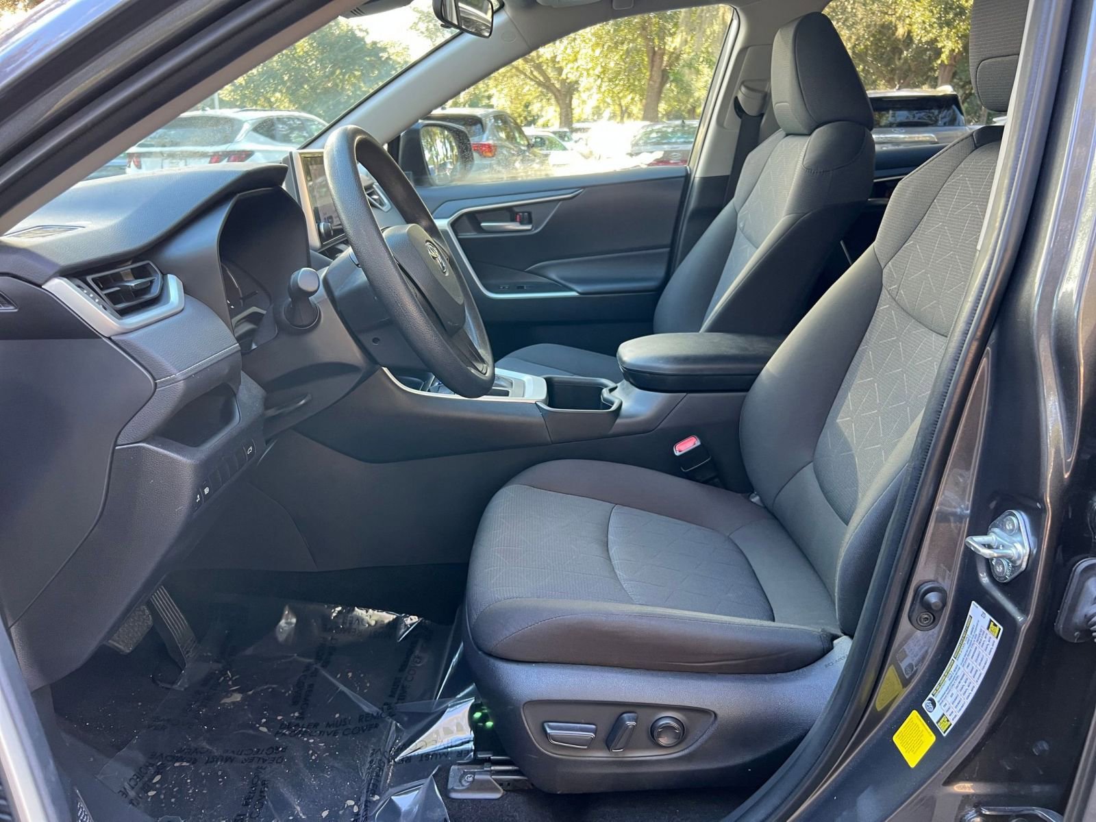 Thumbnail: 2025 Toyota RAV4 - 21