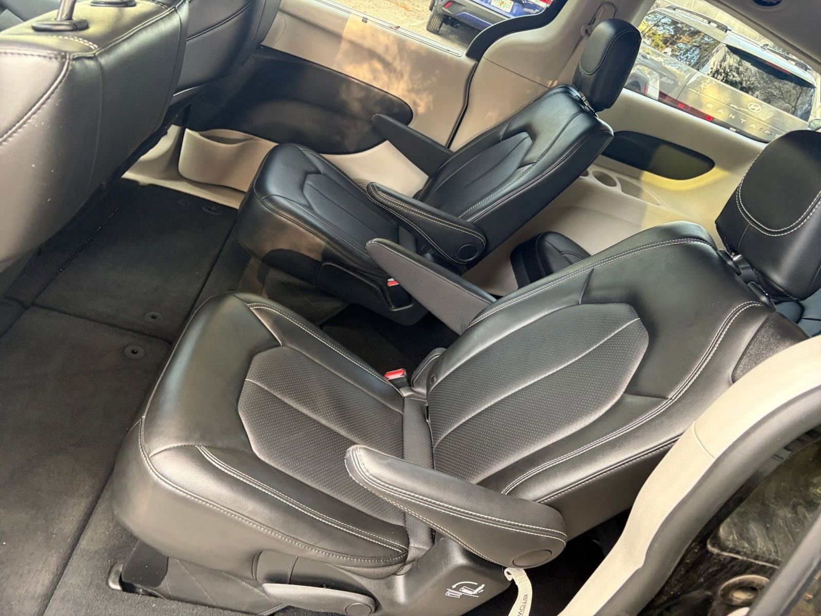 Thumbnail: 2024 Chrysler Pacifica - 35