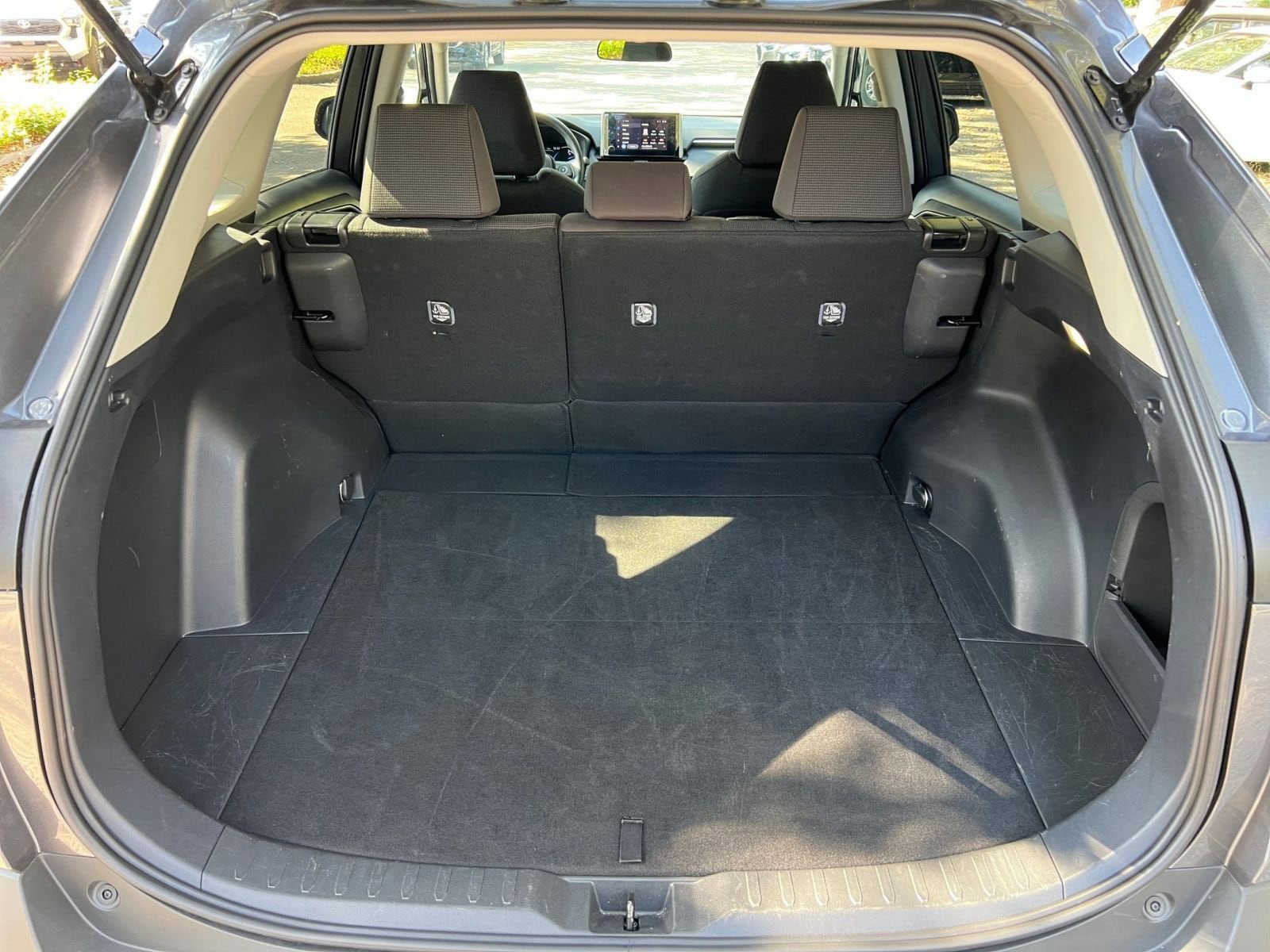 Thumbnail: 2025 Toyota RAV4 - 24