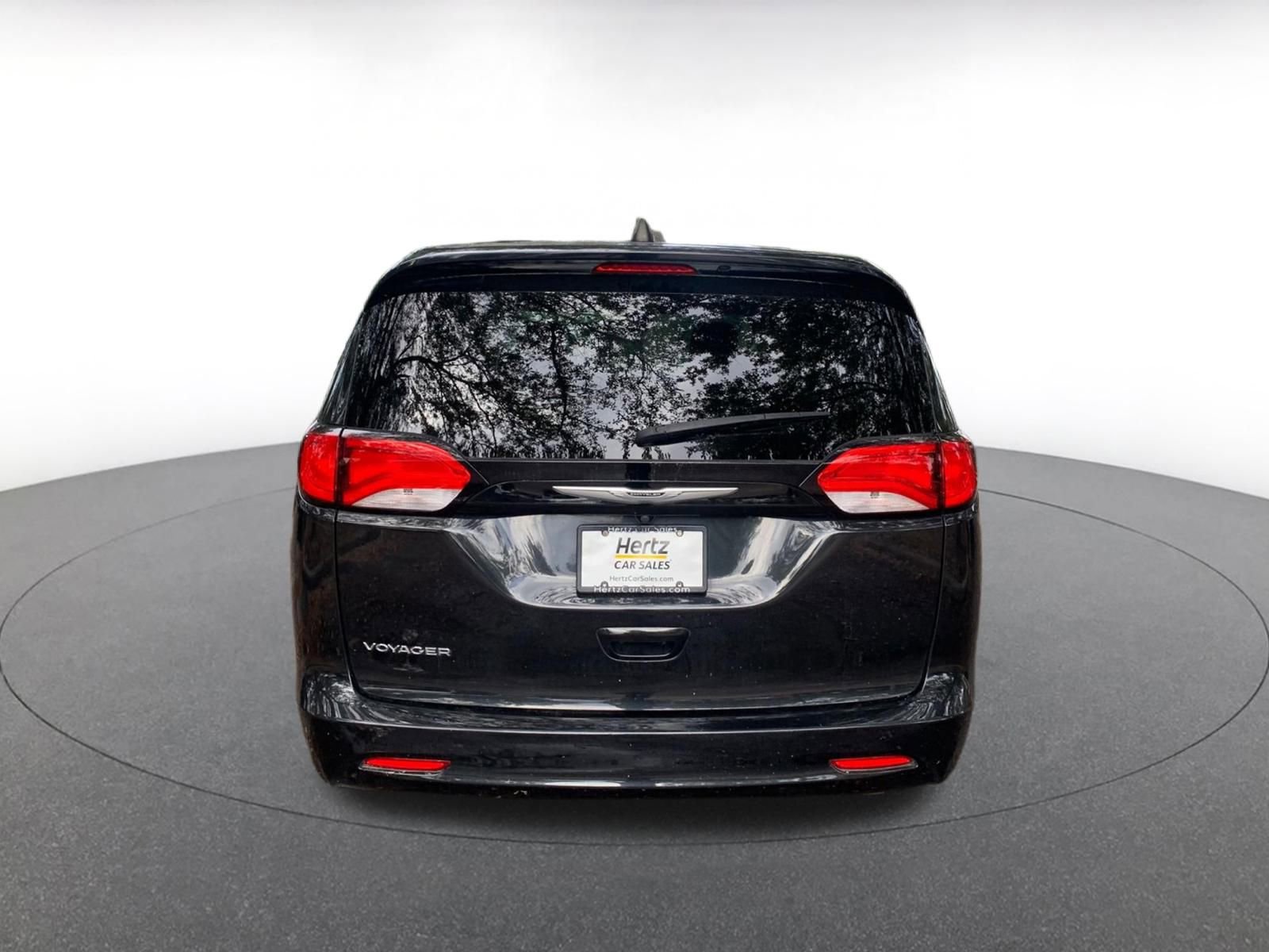 Thumbnail: 2023 Chrysler Voyager - 6