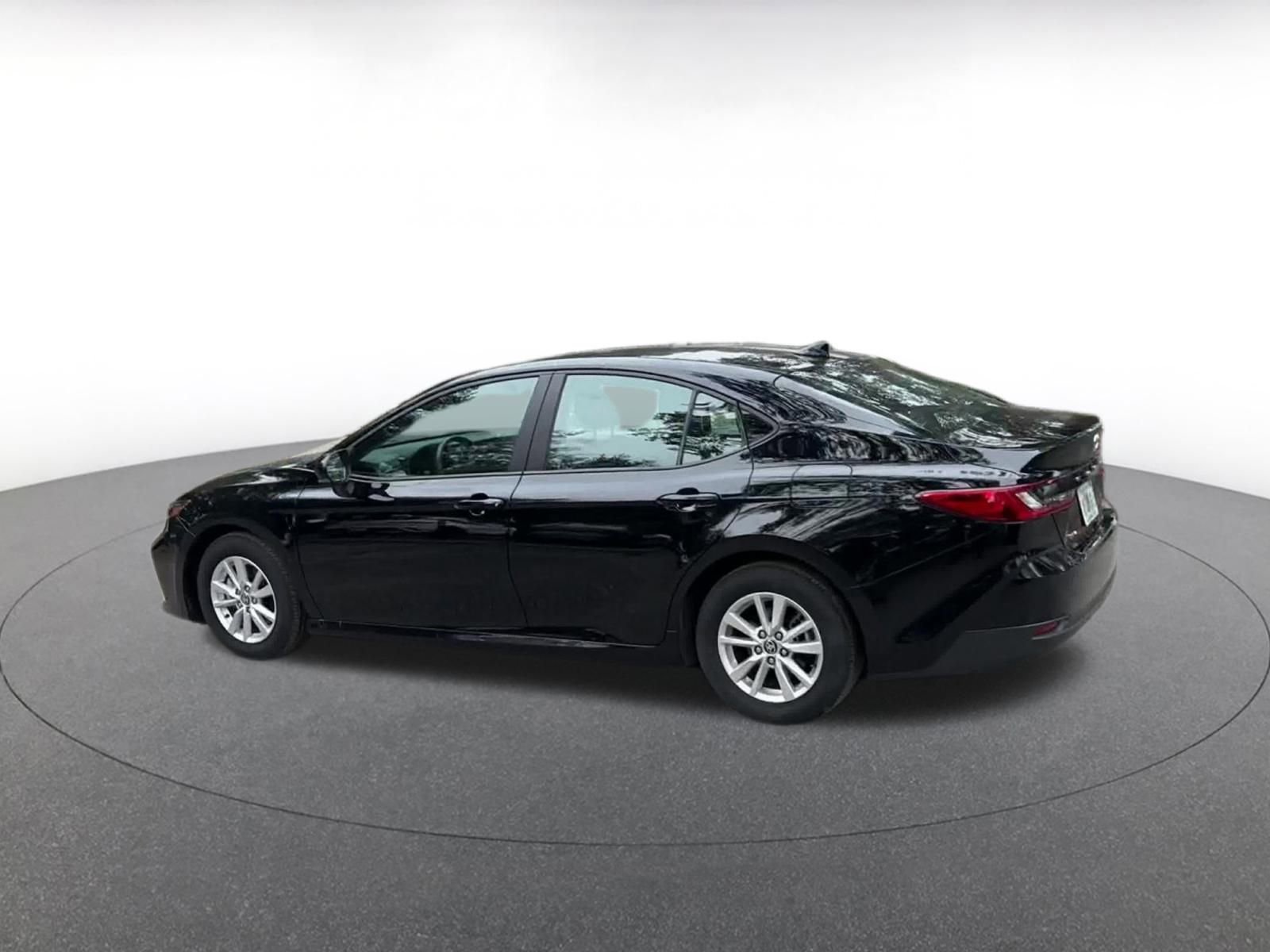 Thumbnail: 2025 Toyota Camry - 10