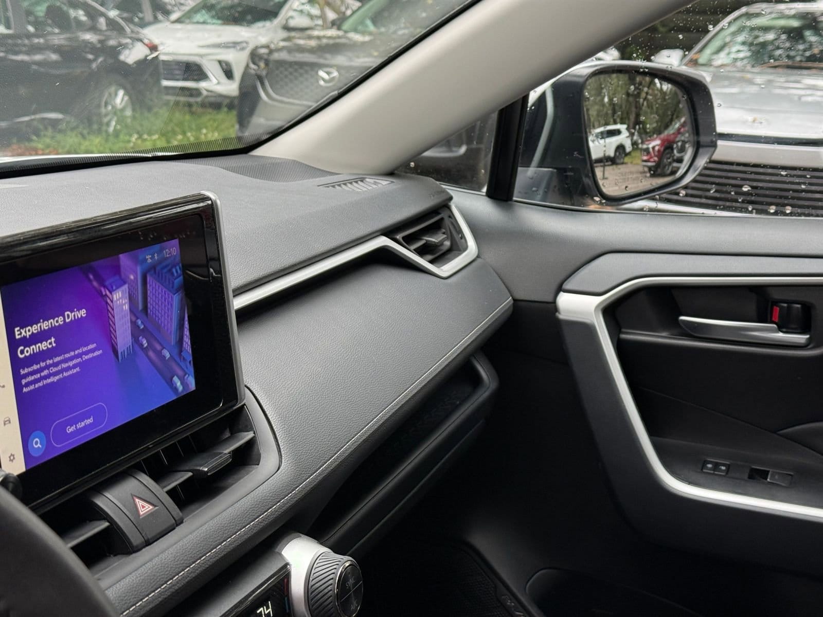 Thumbnail: 2025 Toyota RAV4 - 29