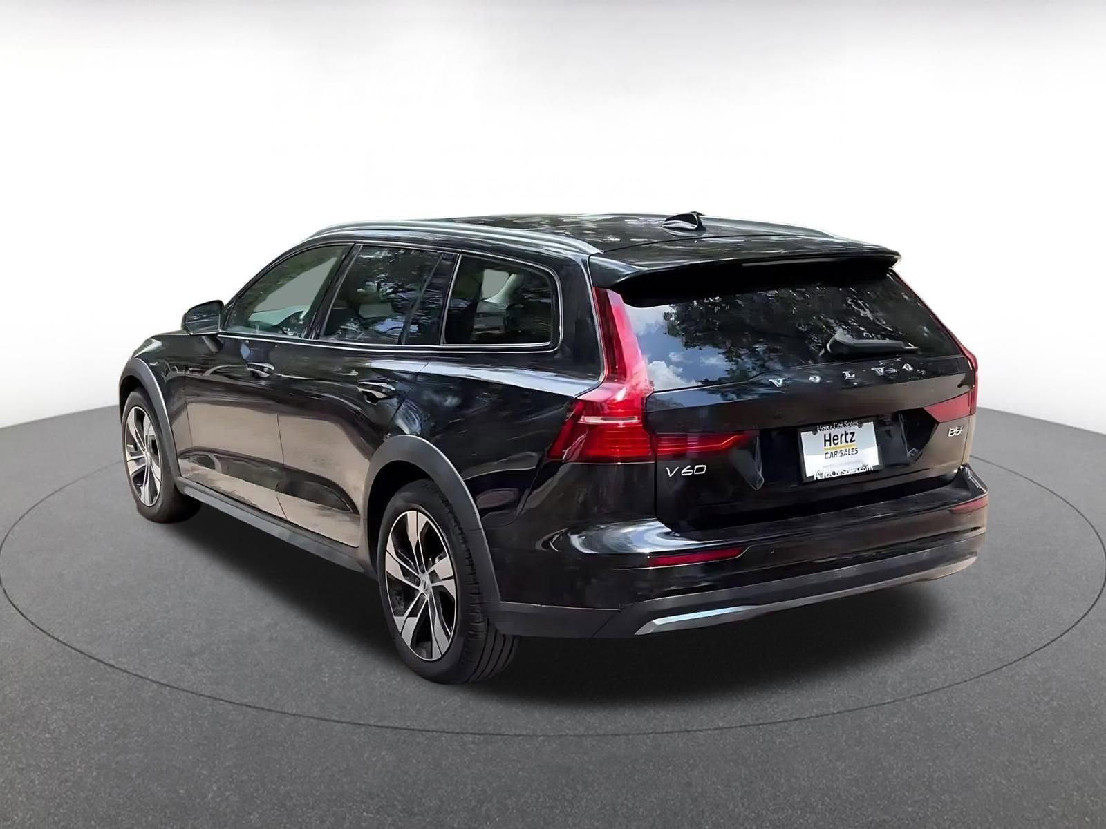 Thumbnail: 2025 Volvo S60 - 11