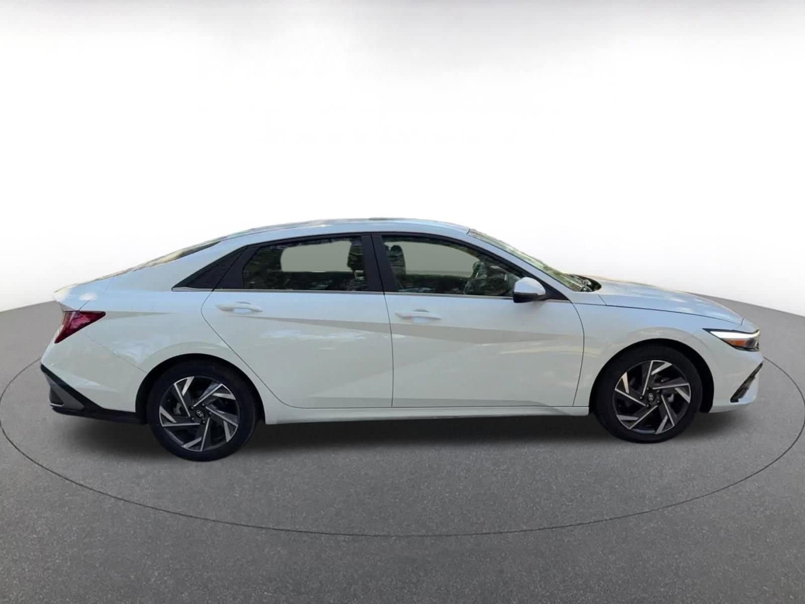 Thumbnail: 2025 Hyundai Elantra - 16