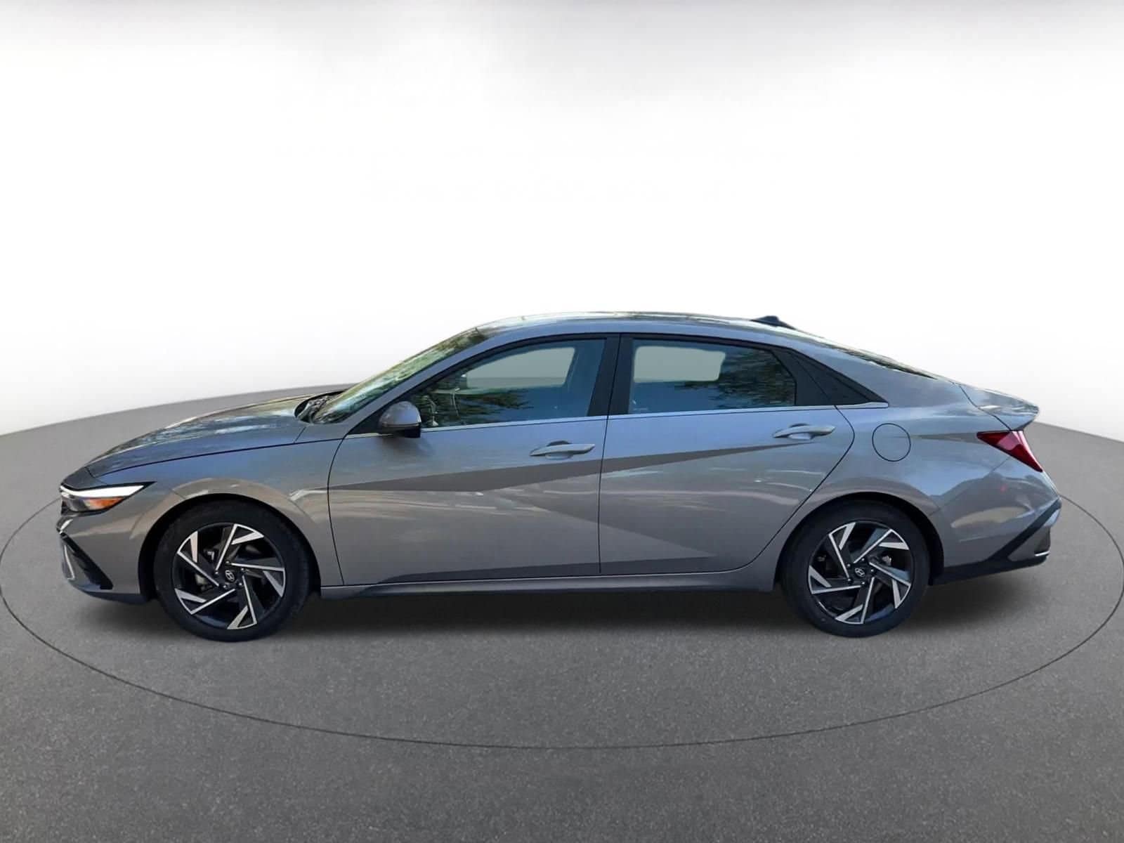 Thumbnail: 2025 Hyundai Elantra - 9