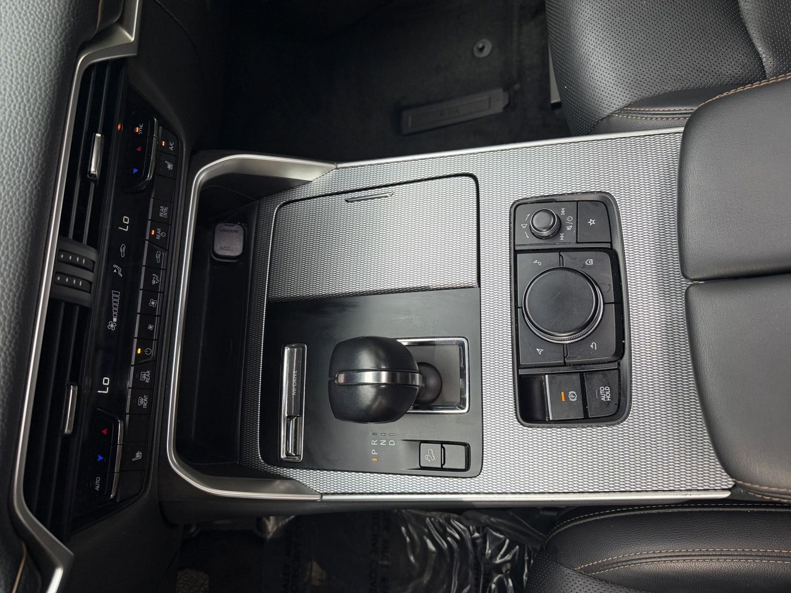 Thumbnail: 2025 Mazda CX-70 - 35