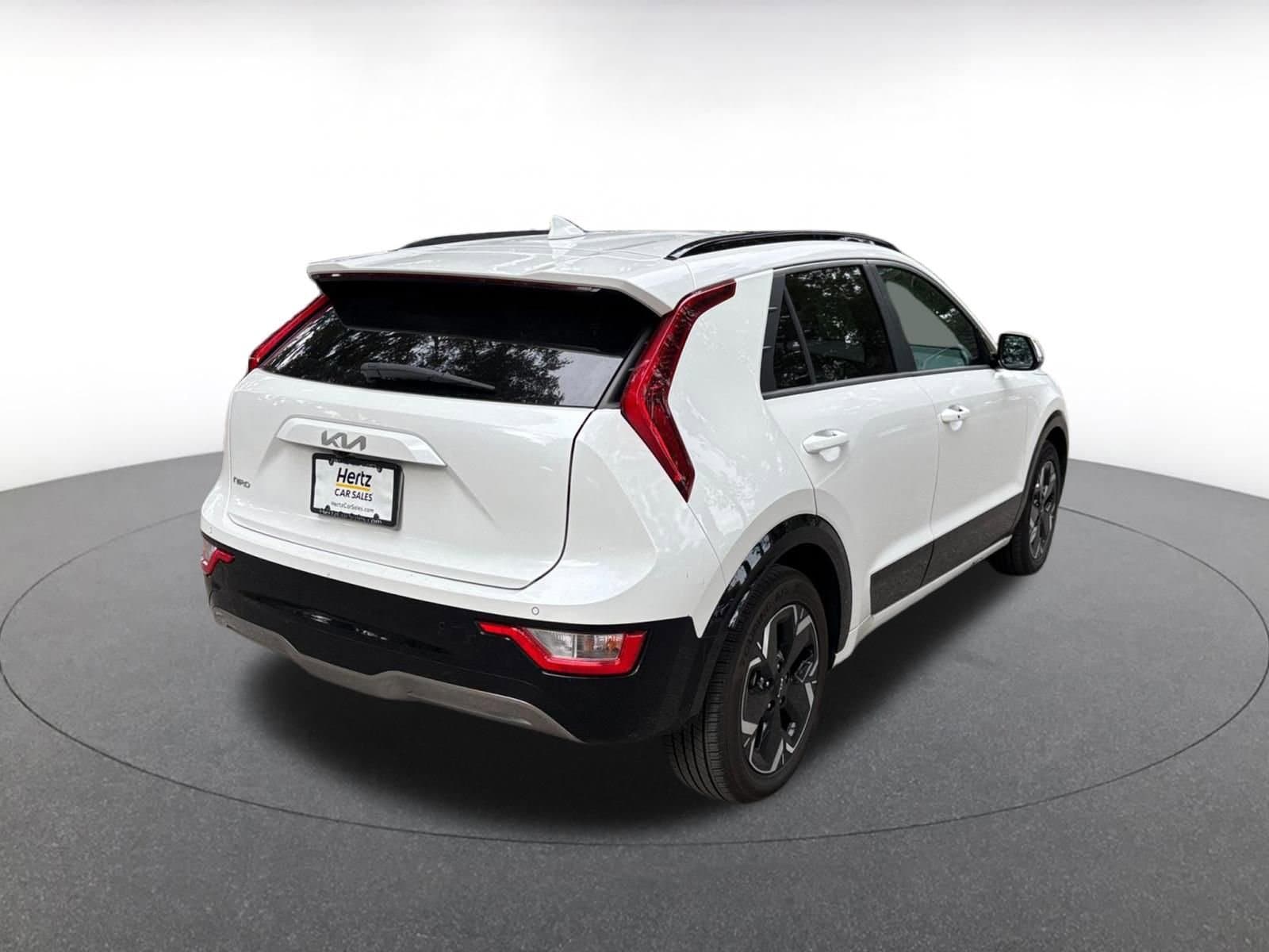 Thumbnail: 2024 Kia Niro - 7