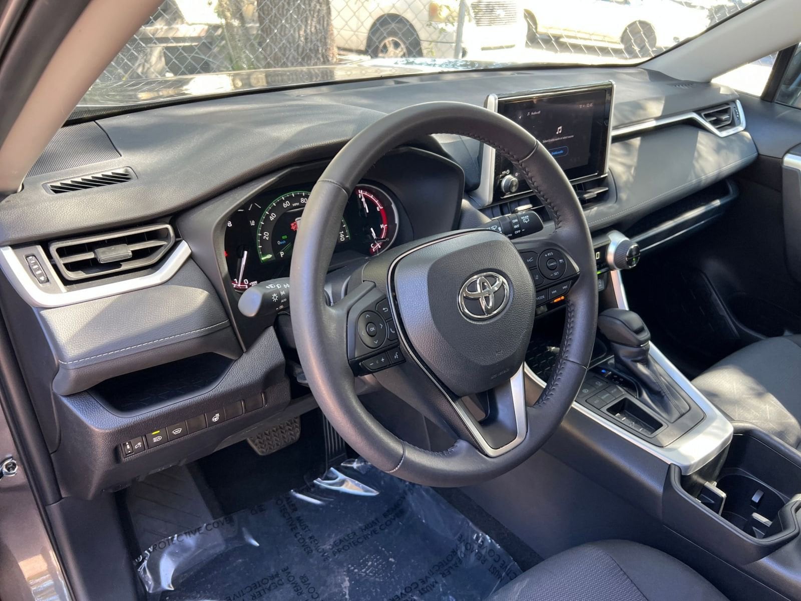 Thumbnail: 2025 Toyota RAV4 - 29