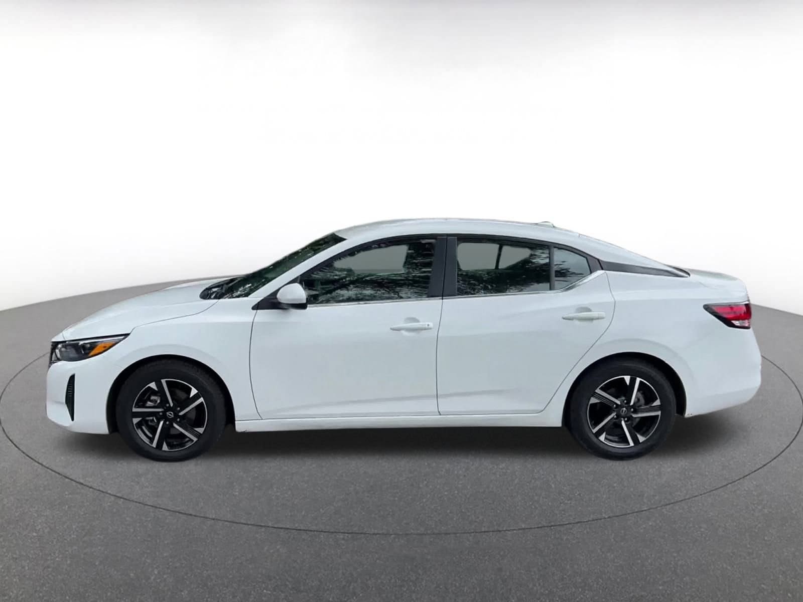 Thumbnail: 2024 Nissan Sentra - 9