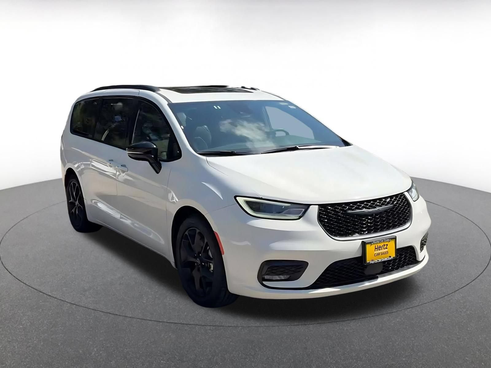 Thumbnail: 2025 Chrysler Pacifica - 3