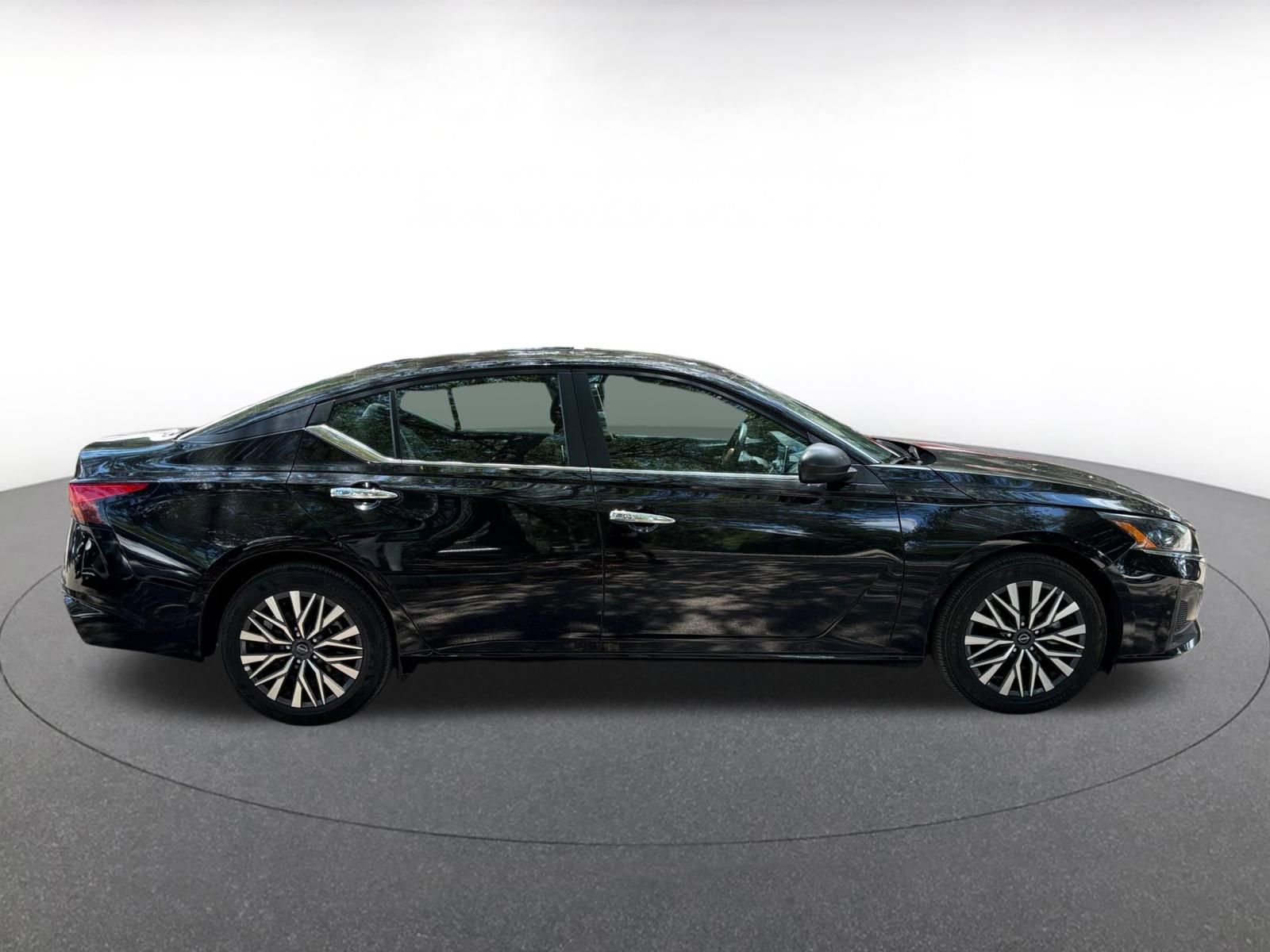 Thumbnail: 2025 Nissan Altima - 23