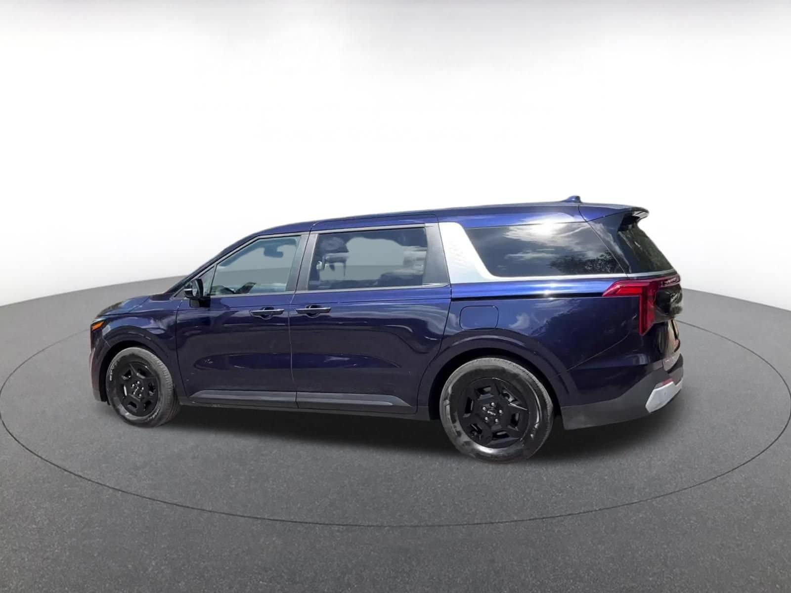 Thumbnail: 2026 Kia Carnival - 9