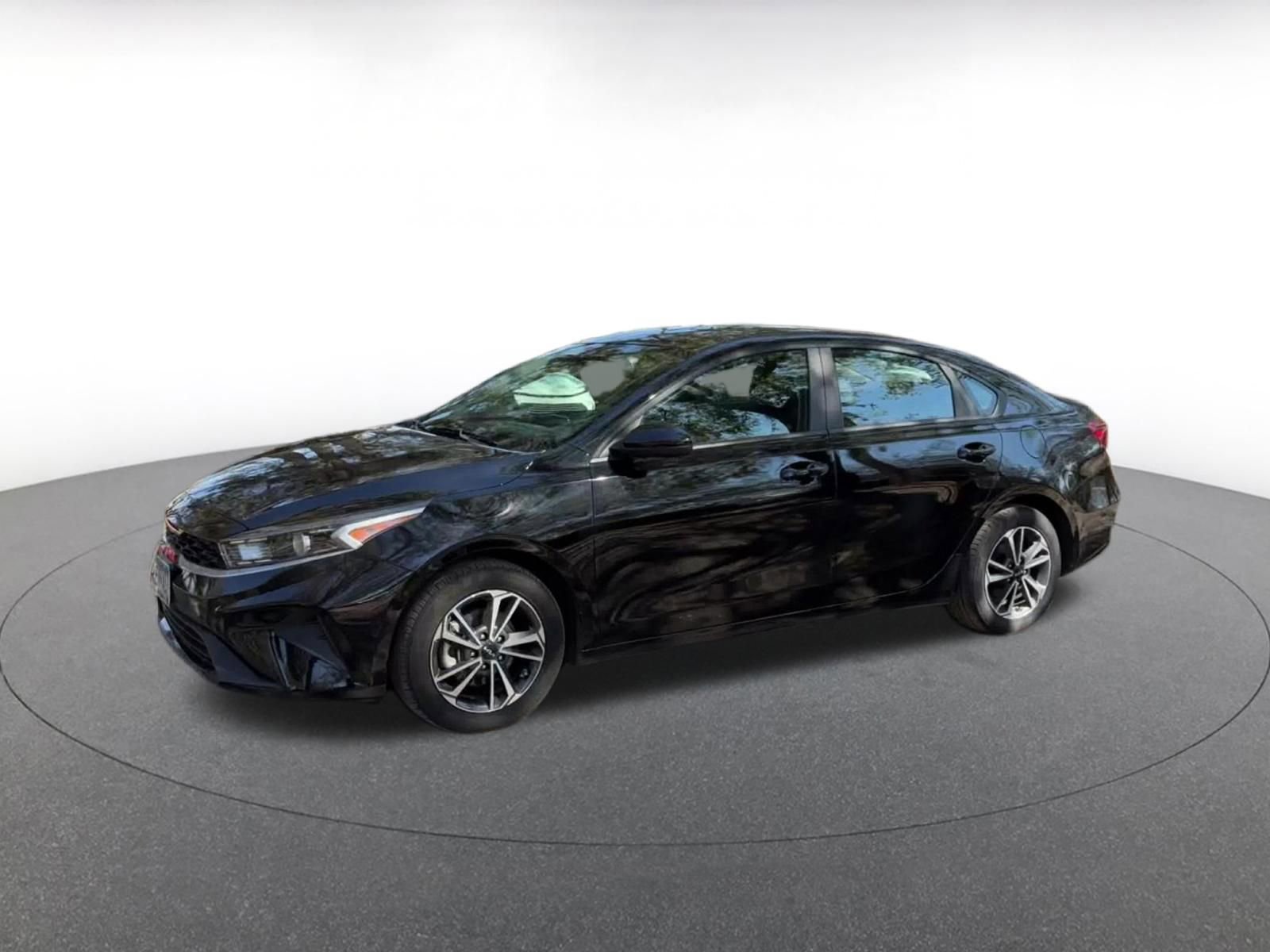 Thumbnail: 2024 Kia Forte - 8