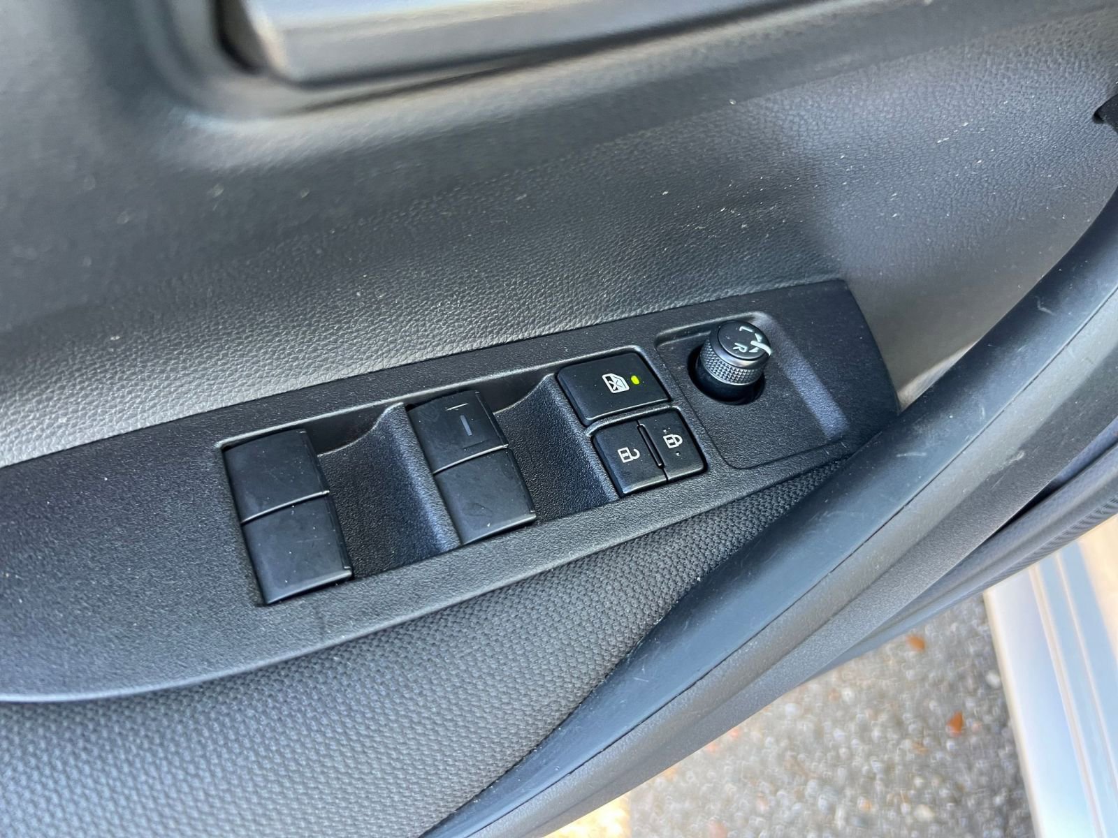 Thumbnail: 2025 Toyota Corolla - 18