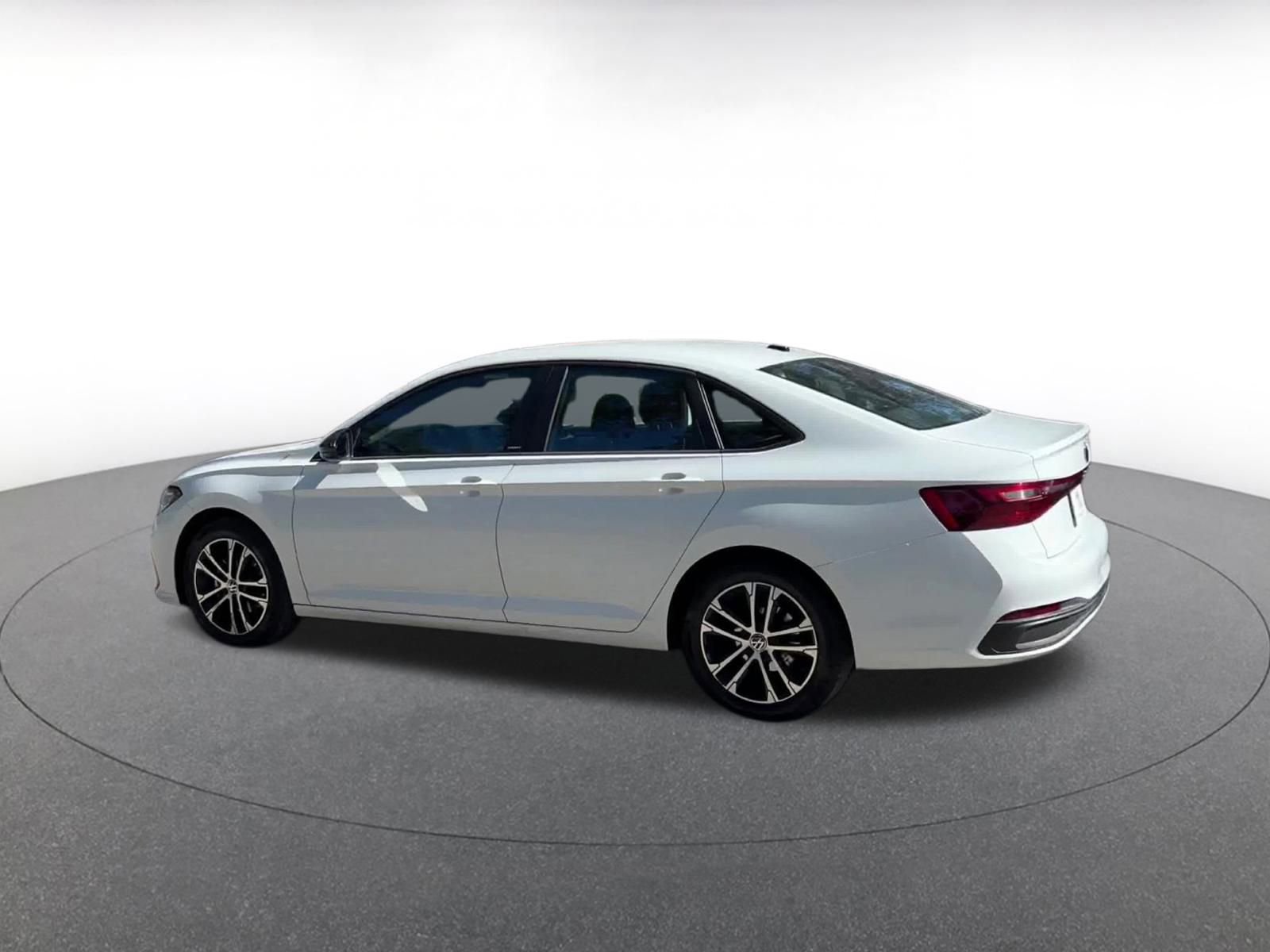 Thumbnail: 2025 Volkswagen Jetta - 10