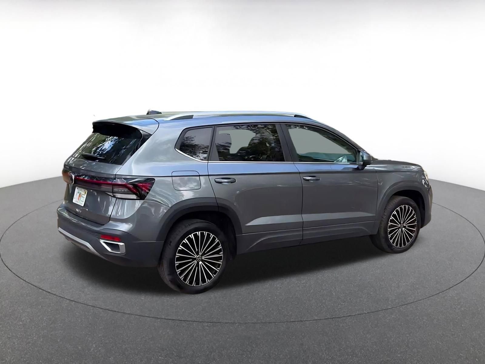 Thumbnail: 2025 Volkswagen Taos - 15