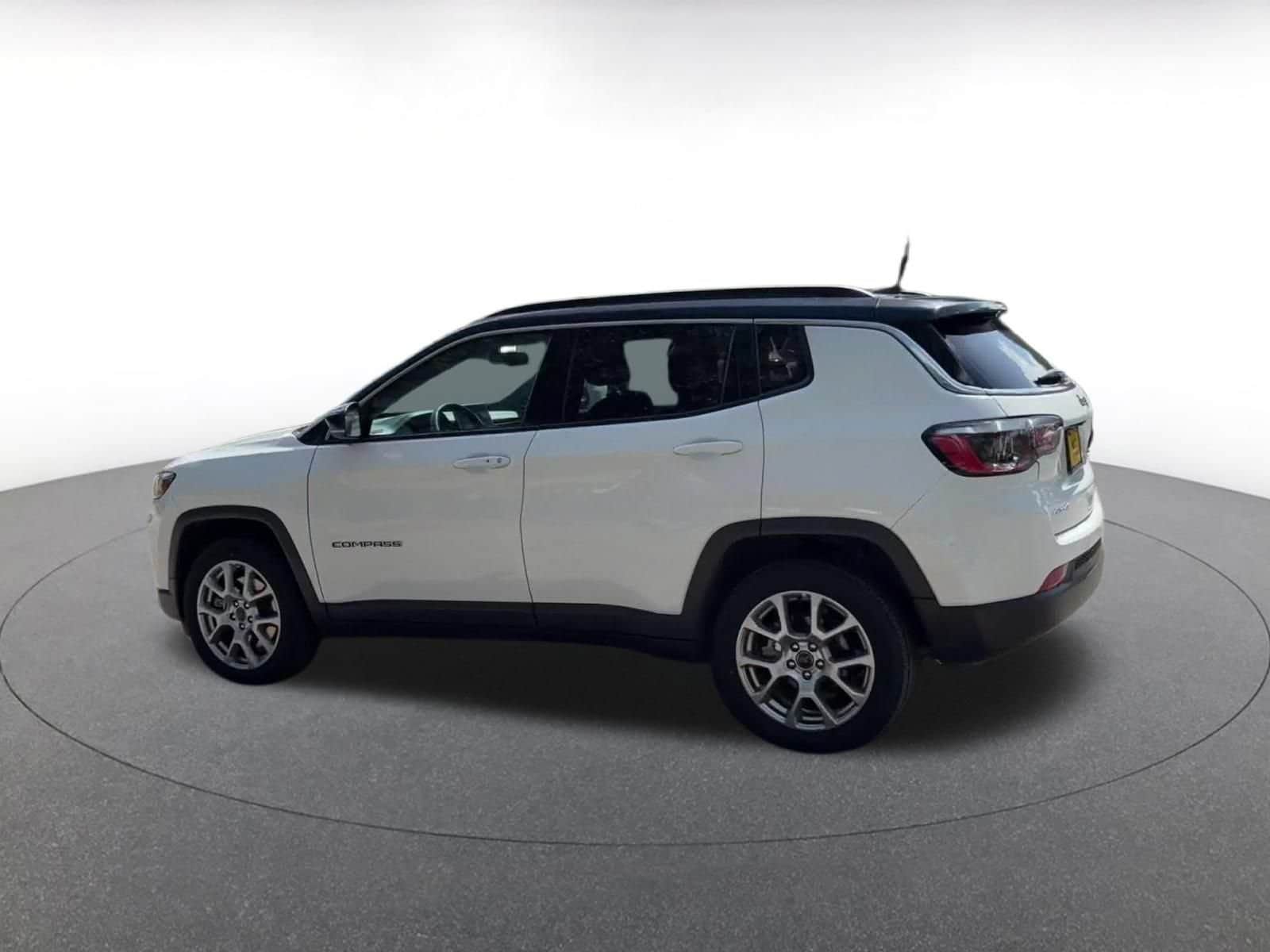 Thumbnail: 2025 Jeep Compass - 10