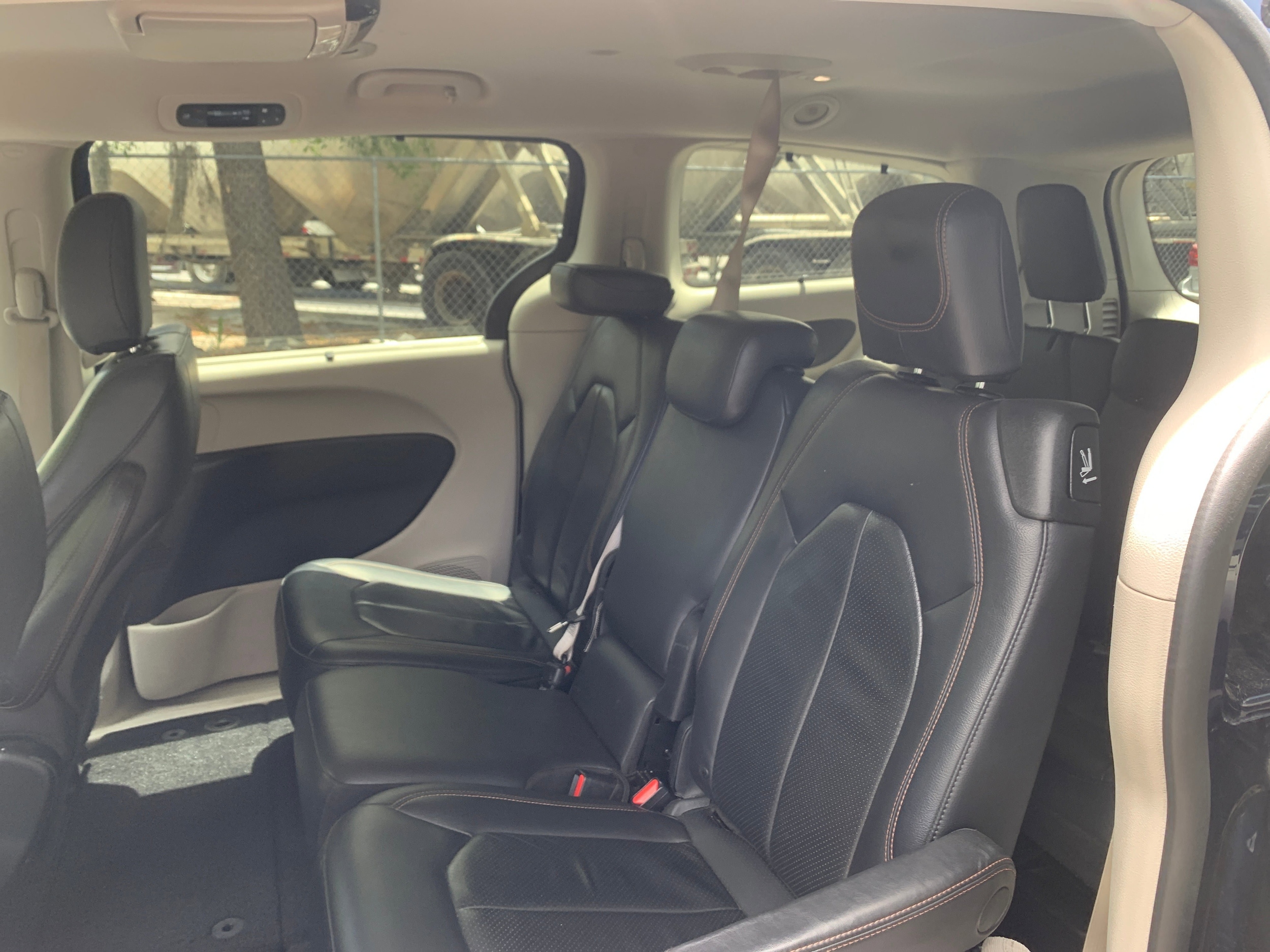 2018 Chrysler Pacifica Touring 33